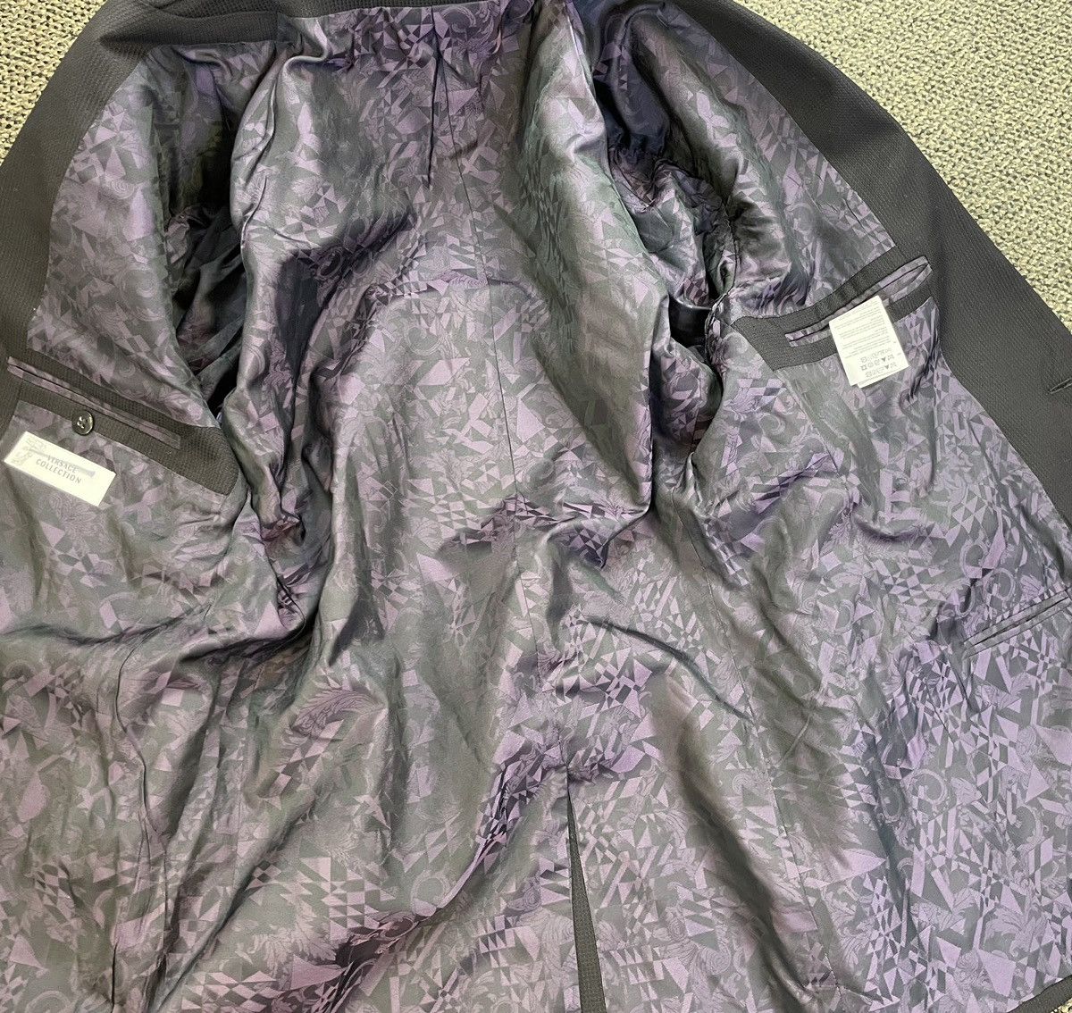 Versace Textured Peak Lapel 2-Button Suit Size 42R - 11 Thumbnail