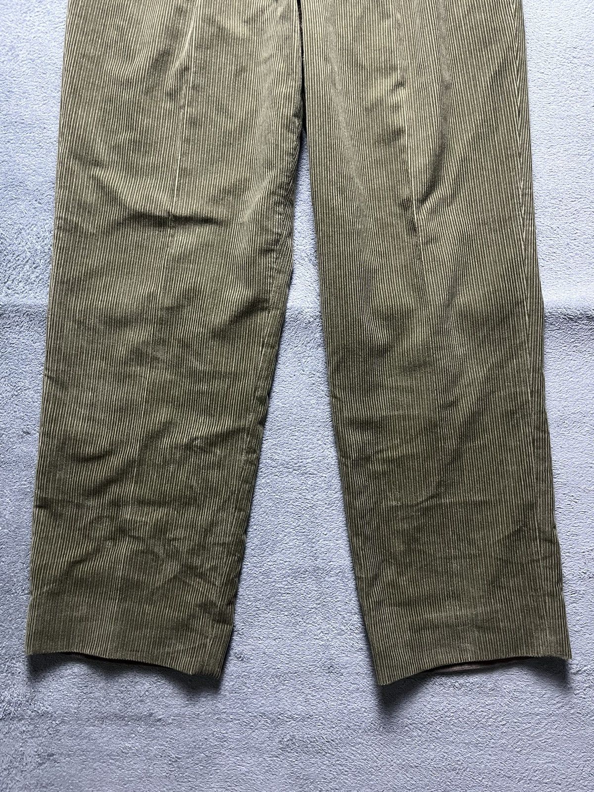 Brioni Brioni - Pleated Corduroy Pants Size US 35 - 2 Thumbnail