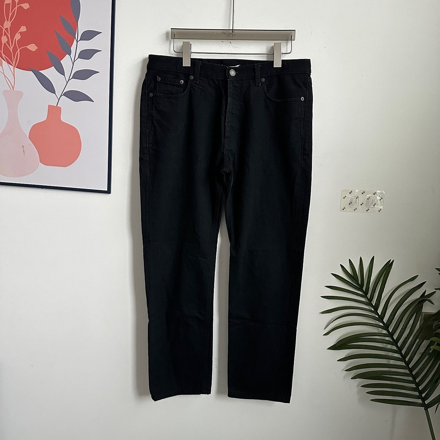 Saint Laurent Paris Saint Laurent Black Straight Leg Jeans Size 31 Size US 31 - 1 Thumbnail