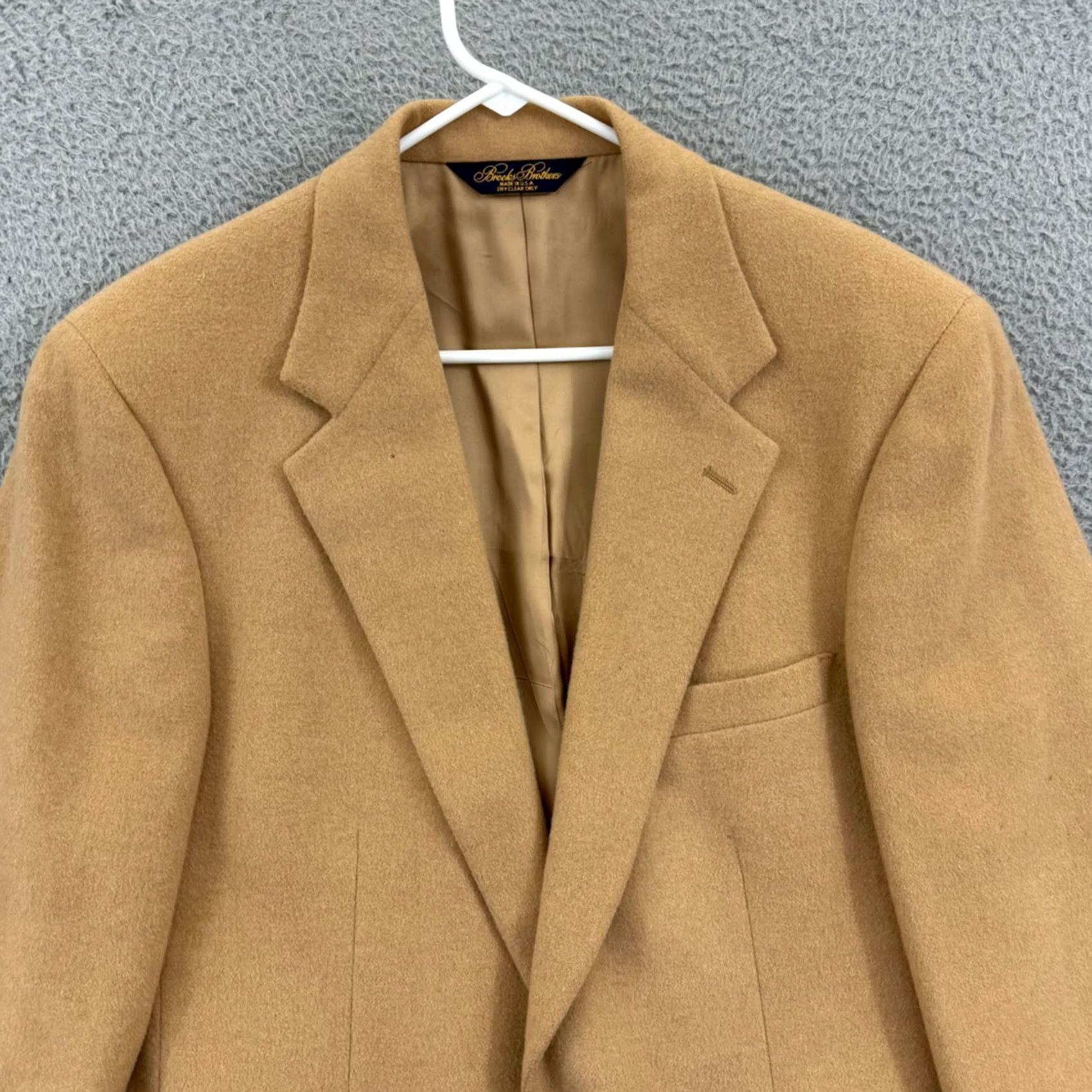 Brooks Brothers Brooks Brothers Blazer Mens 41 Reg Beige Camel Hair Coat Career Jacket 90s City Classic Designer Notch Single-Breasted Two-Button Regular Mens Size 42R - 3 Thumbnail