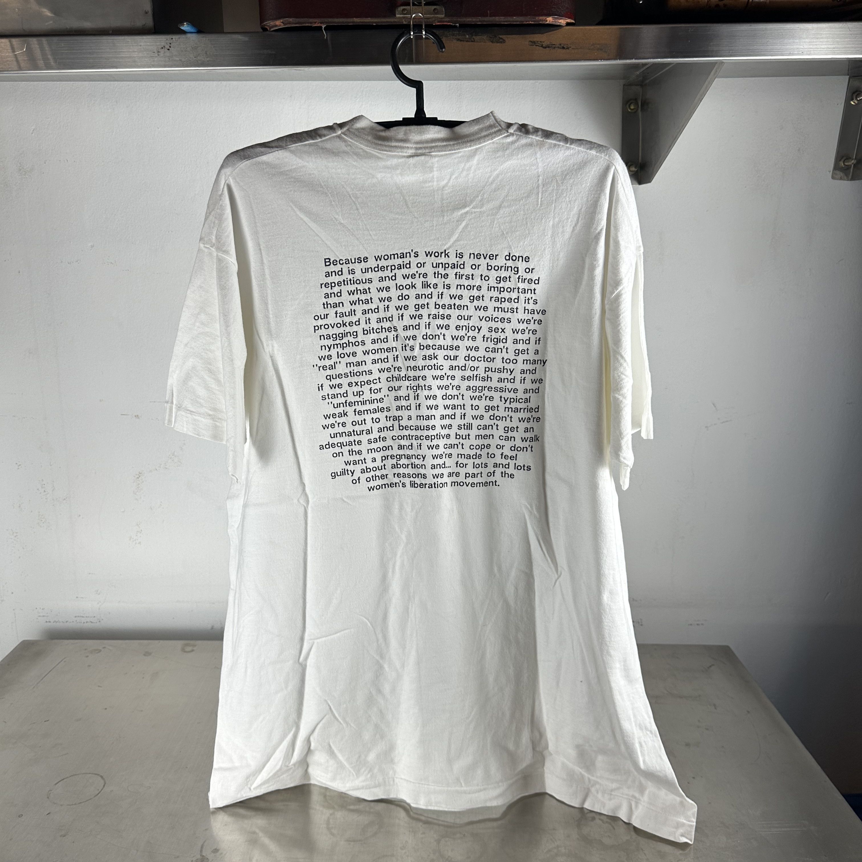 Vintage ​90s Women's Liberation Movement Typography XL T-shirt Size US XL / EU 56 / 4 - 1 Thumbnail