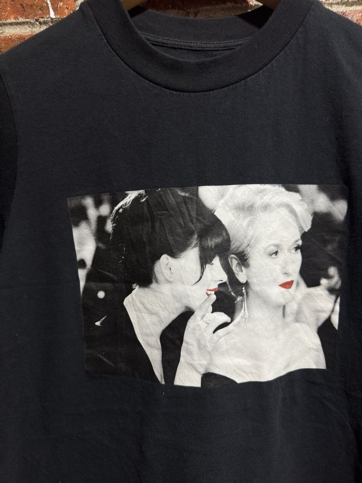 Uniqlo UT THE DEVIL WEARS PRADA Size US L / EU 52-54 / 3 - 2 Thumbnail