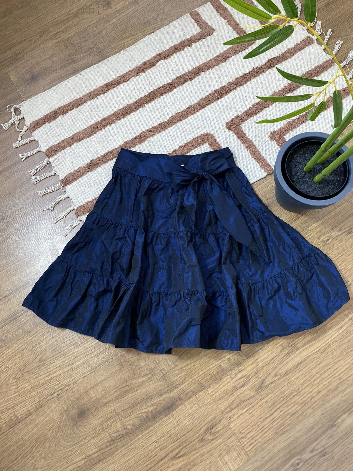 Moschino VINTAGE MOSCHINO CHAMELEON MIDI SKIRT Size 28" / US 6 / IT 42 - 1 Thumbnail