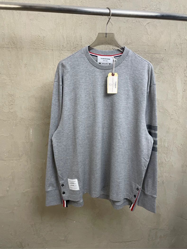 Thom Browne Thom browne Gray classic four-striped long-sleeved T-shirt Size US XXS / EU 40 - 1 Thumbnail