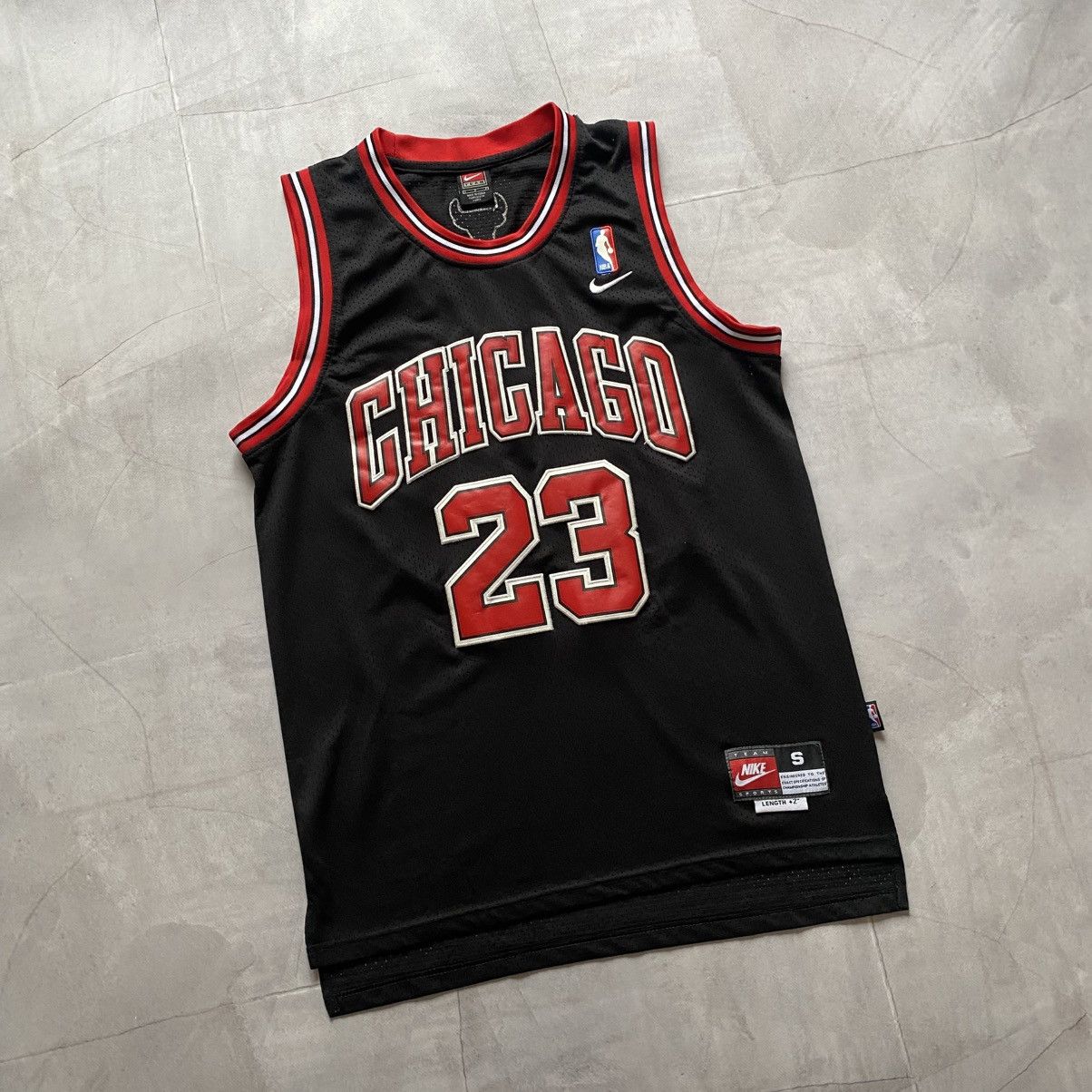NBA × Nike × Vintage Vintage Nike NBA Chicago Bulls #23 Michael Jordan Jersey Size US S / EU 44-46 / 1 - 1 Thumbnail