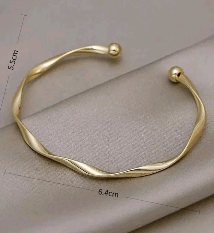 Other 9KT GOLD PLATED BANGLE ADJUSTABLE TWIST BRACELET Size ONE SIZE - 2 Thumbnail
