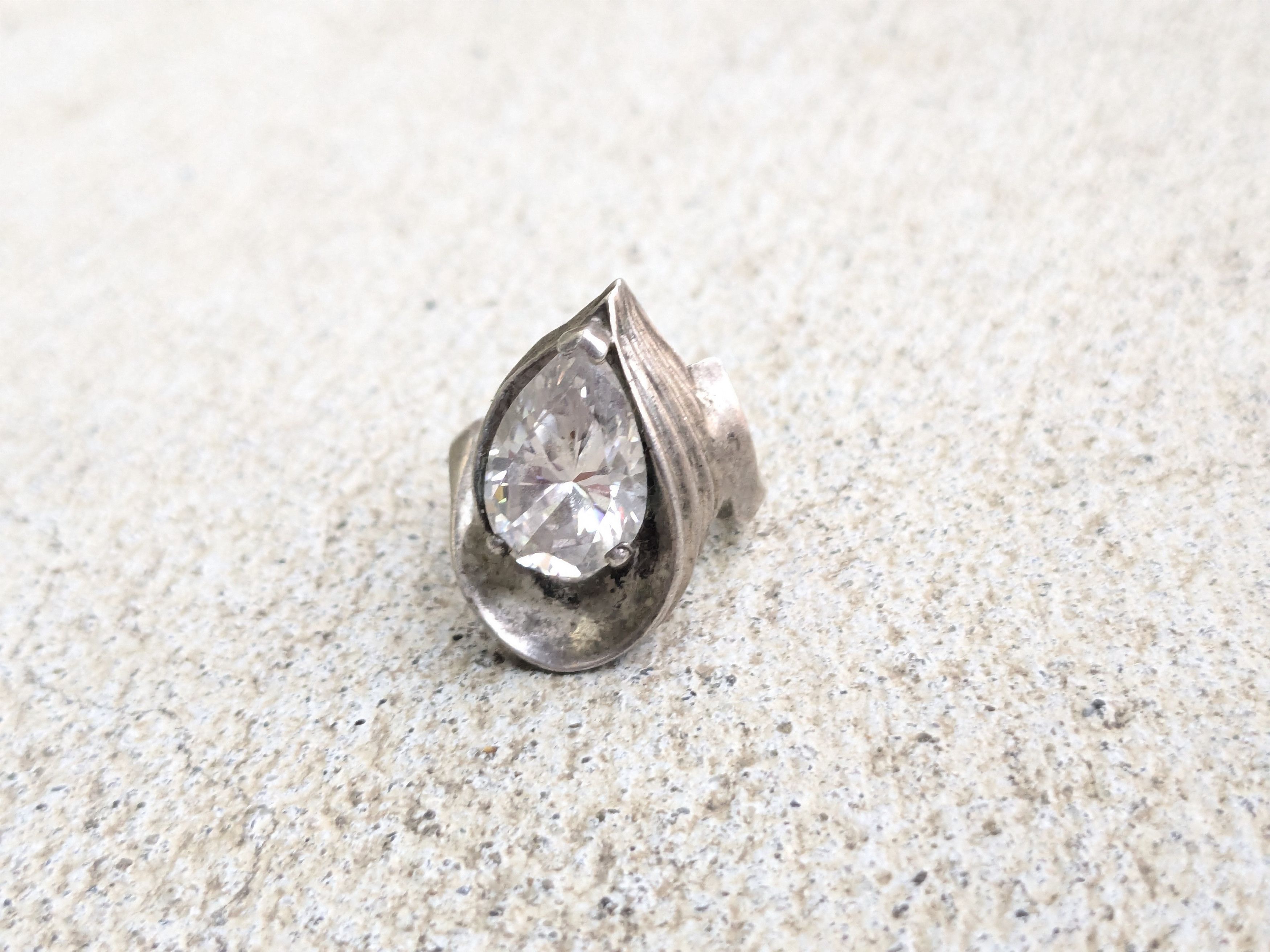 Vintage Vintage Sterling Silver Ring 7 CZ Teardrop Pear Modern Size ONE SIZE - 2 Thumbnail