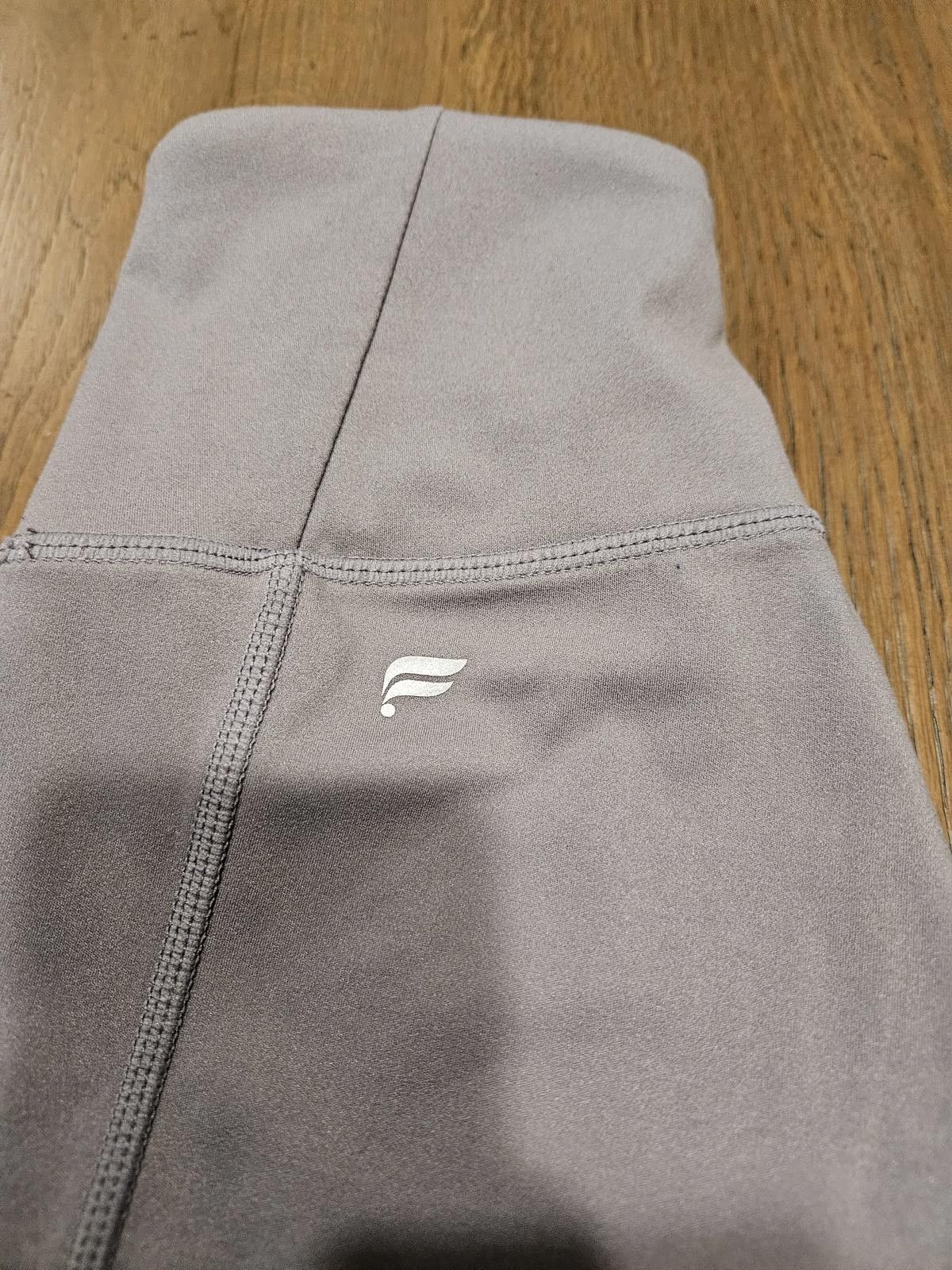 Fabletics Fabletics Motion365 Gray High-Waisted Leggings Size 25" / US 0 / IT 36 - 9 Thumbnail