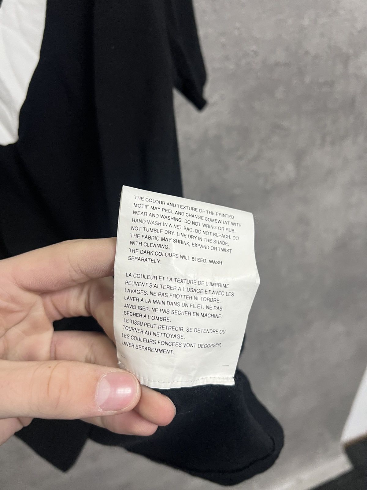 Comme des Garcons Comme des Garson Tee Big logo Size US S / EU 44-46 / 1 - 6 Thumbnail