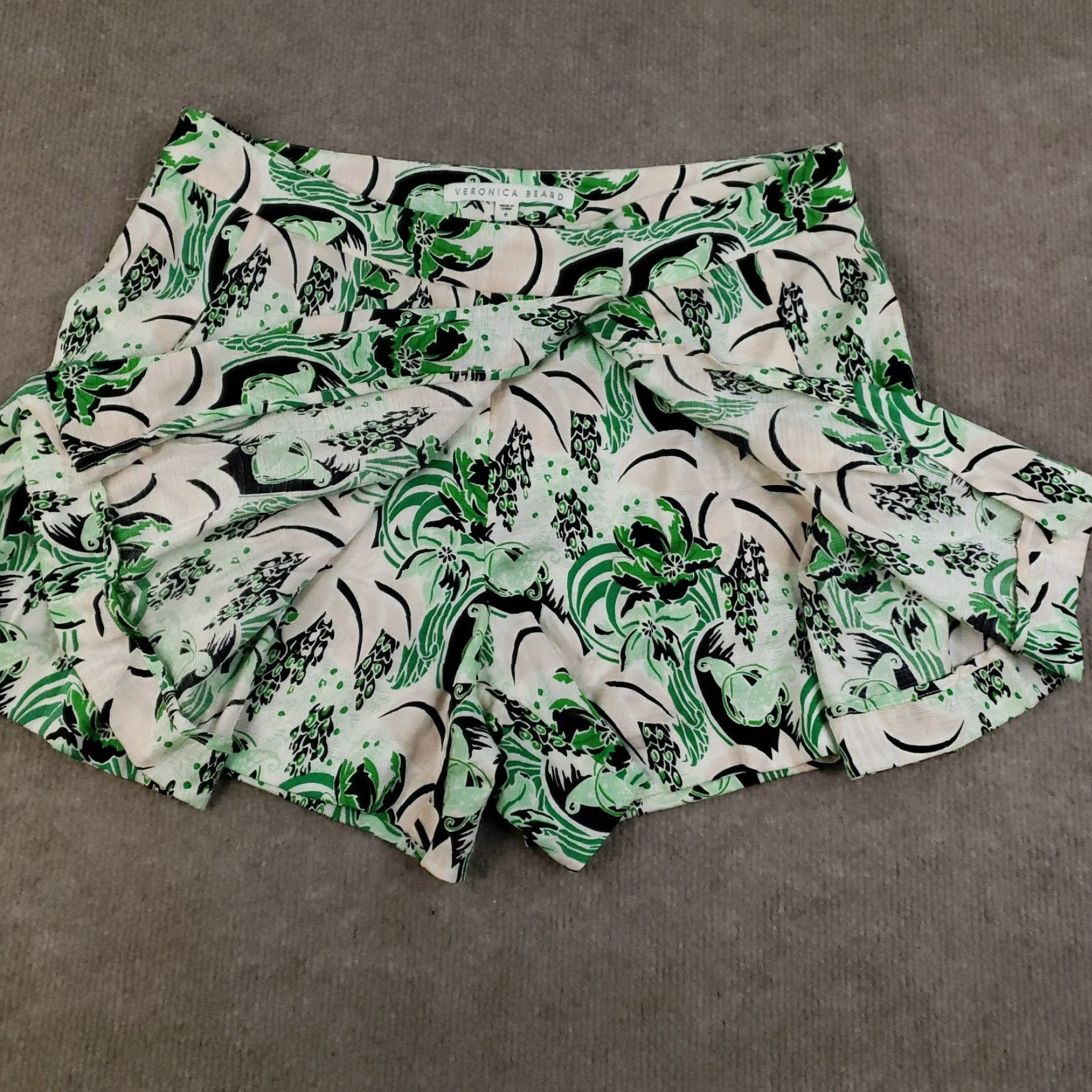 Veronica Beard VERONICA BEARD Skort Women Size 8 Green Pink Pleated Silk Spandex Floral Lightweight Stretch Size 30" / US 8 / IT 44 - 3 Thumbnail