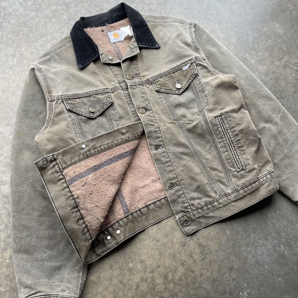 Carhartt × Vintage Vintage Carhartt Trucker Jacket Blanket Lined Faded Detroit Size US L / EU 52-54 / 3 - 2 Thumbnail