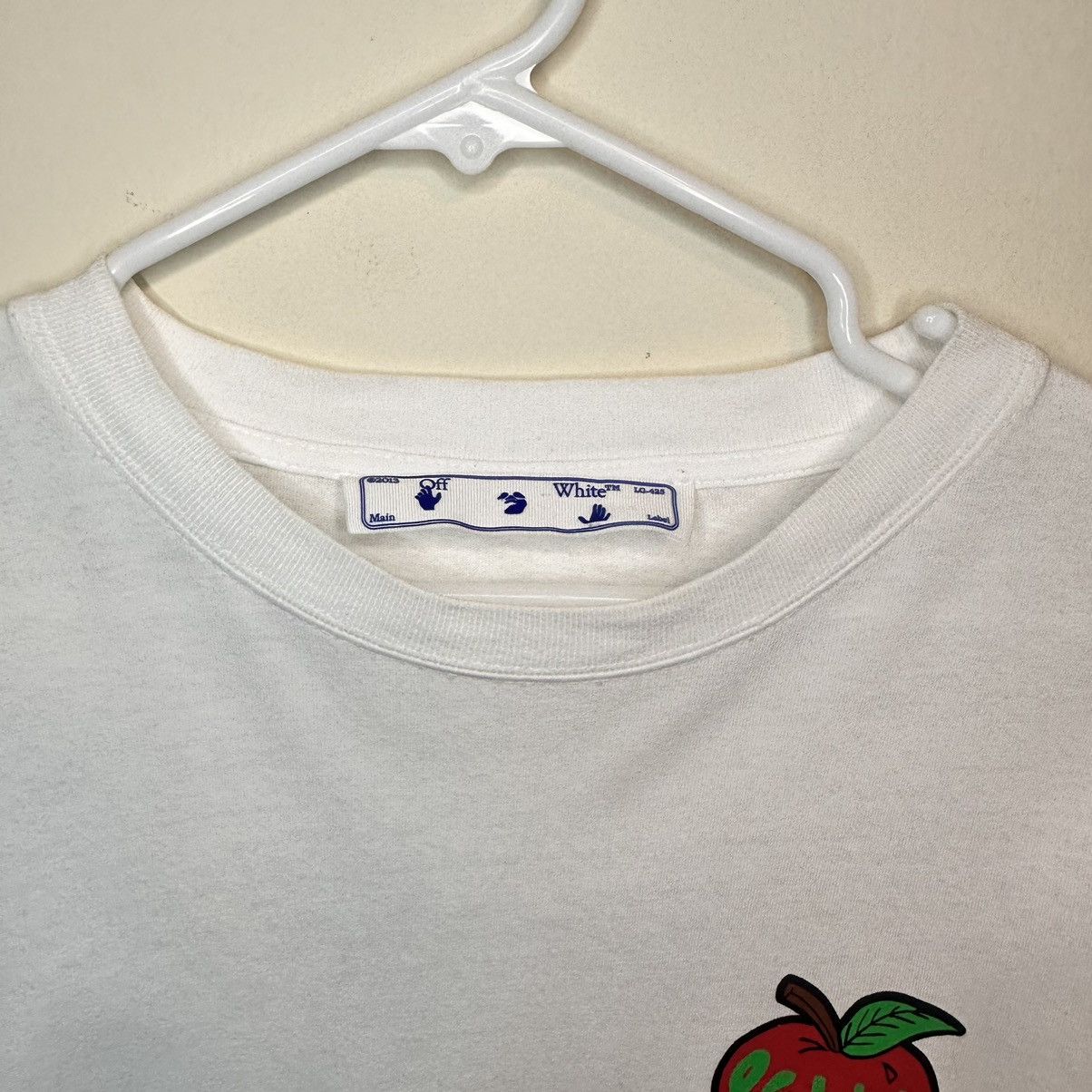 Off-White Off-White T Shirt Men’s Sz Med Old Apple Backhit Size US L / EU 52-54 / 3 - 6 Thumbnail