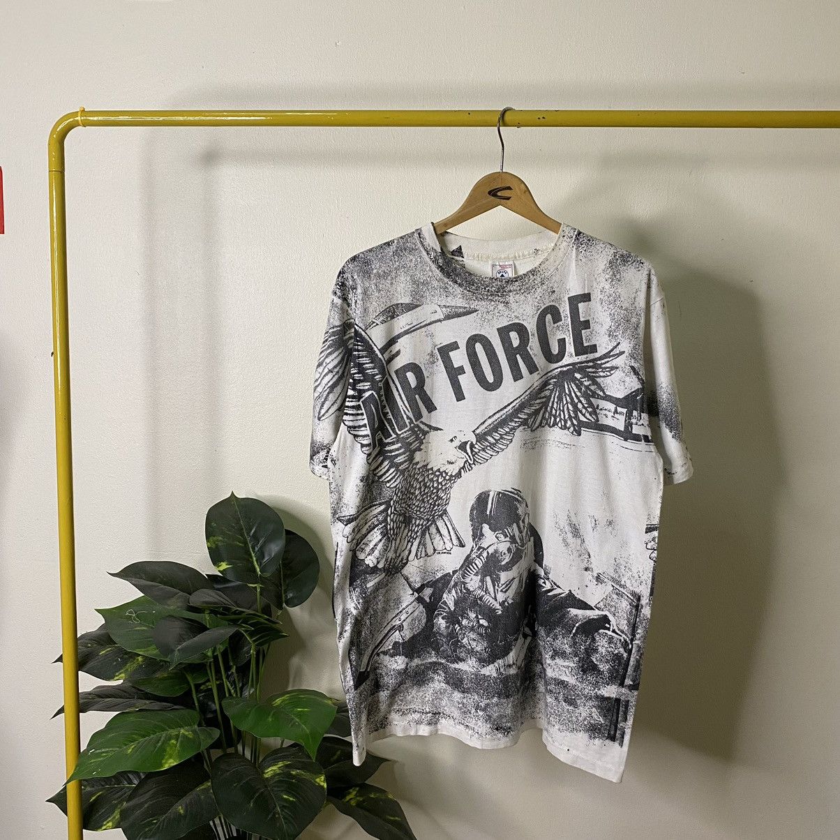 Vintage Vintage 1990s Air Force Fullprint Tee Size US L / EU 52-54 / 3 - 1 Thumbnail