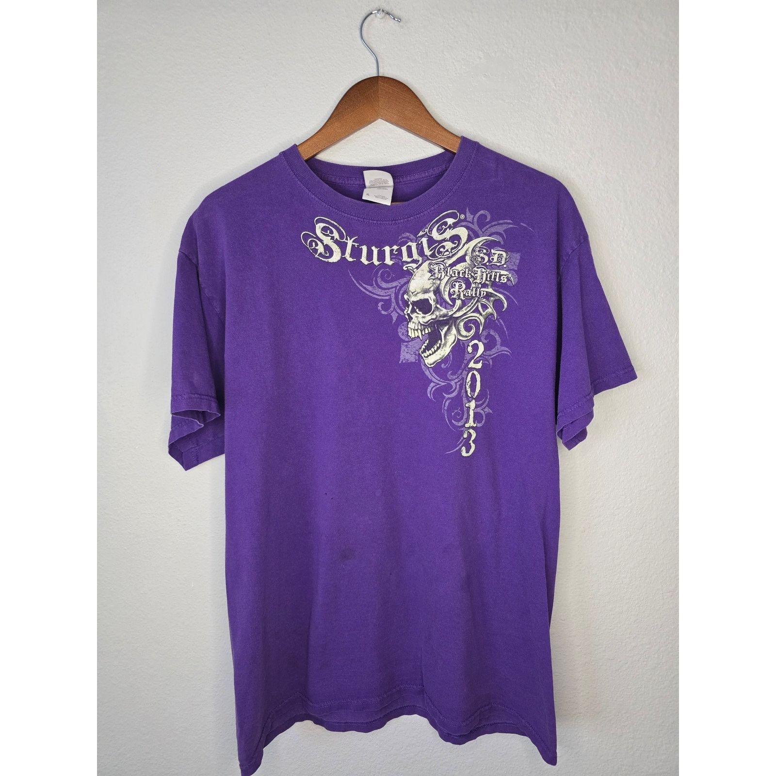Fruit Of The Loom Sturgis Skull Shirt Mens Purple XL 2013 Hills Rally Tee Size US L / EU 52-54 / 3 - 6 Thumbnail