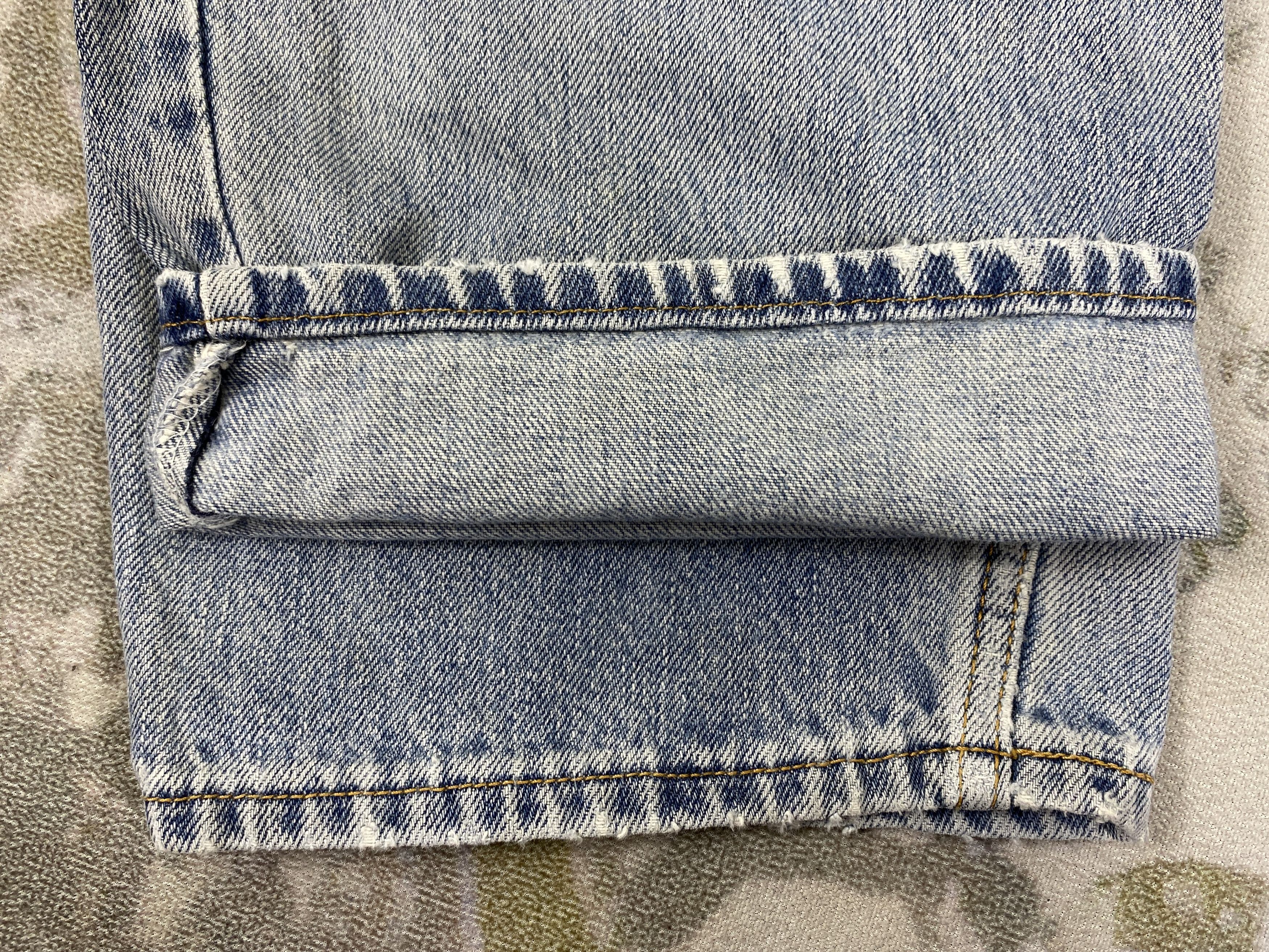 Light Wash Vintage Levi's 560 Comfort Fit Denim -JN747