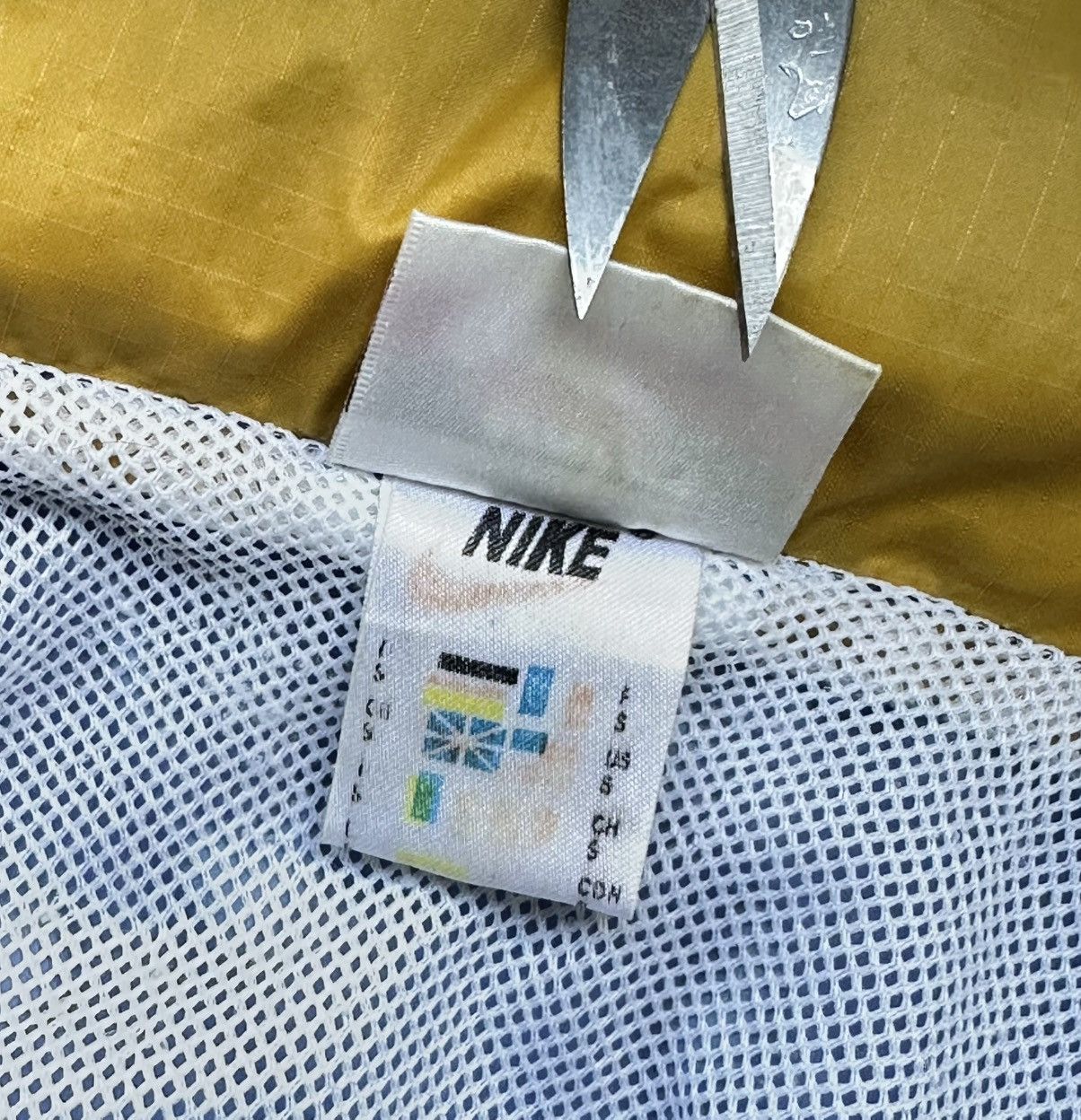 Nike Very Rare Nike Vintage Jacket Full Zip size S Size US S / EU 44-46 / 1 - 15 Thumbnail