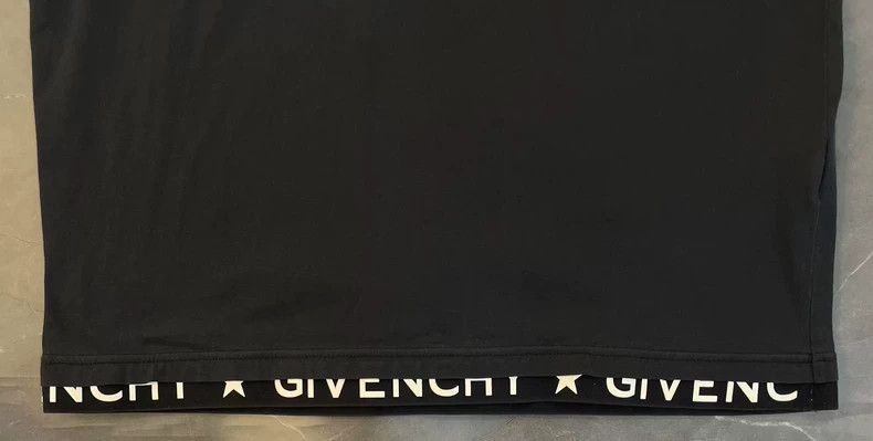 Givenchy Givenchy T-shirt, size XL (160), retail price 380 Size US XL / EU 56 / 4 - 4 Thumbnail