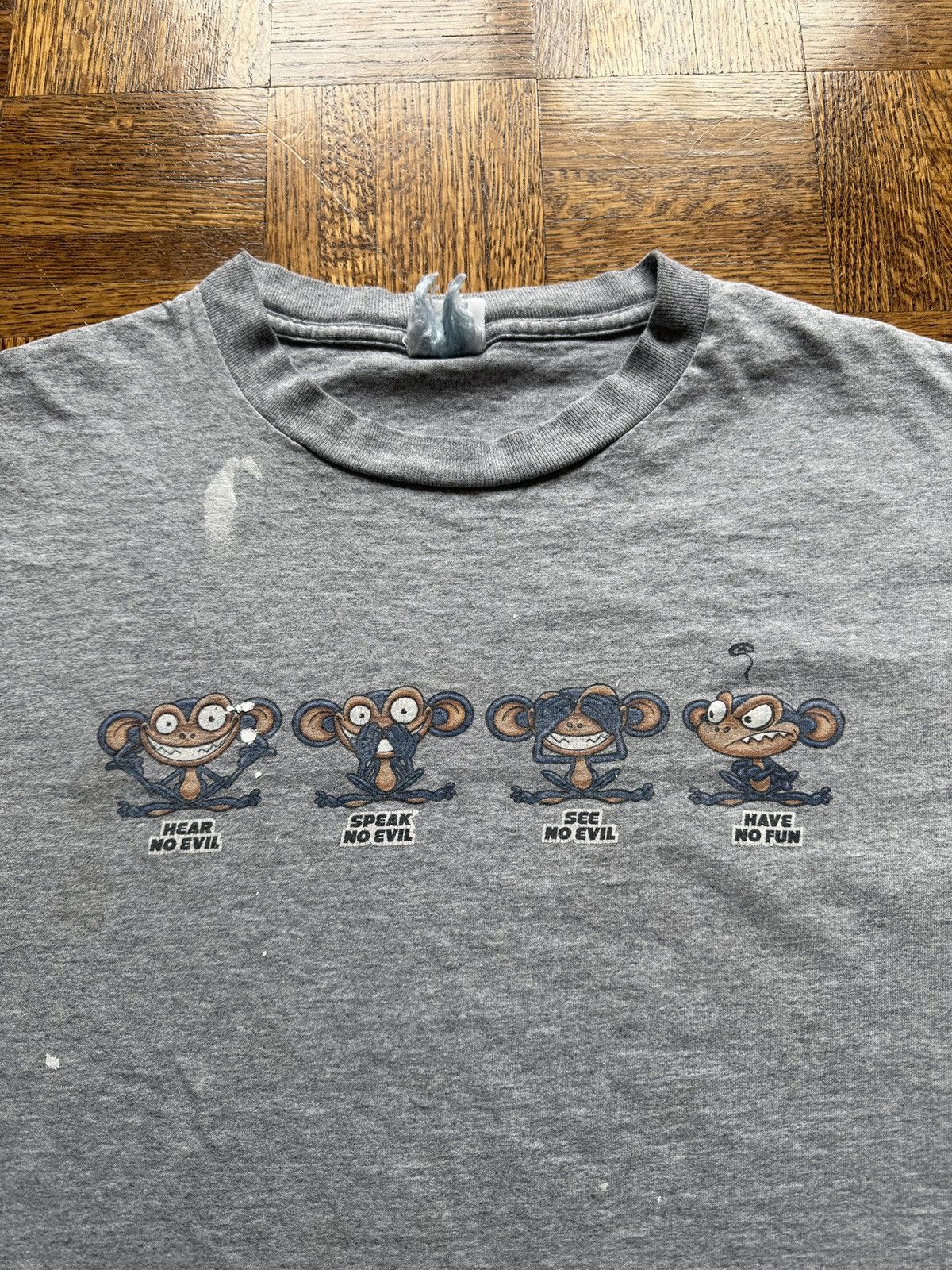 Japanese Brand Vintage Y2K Monkey Hear No Evil Painter Graphic Tee Size US L / EU 52-54 / 3 - 1 Thumbnail
