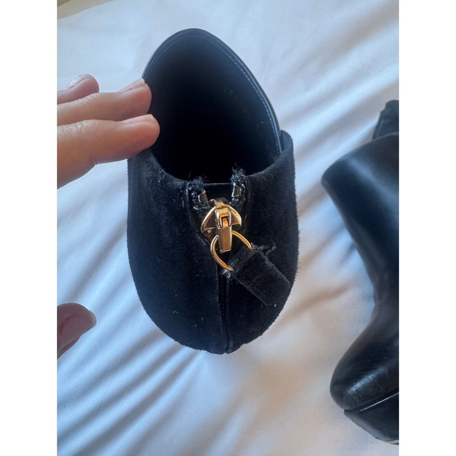 Gucci Gucci Black Leather Ankle Booties with Gold Horsebit – Size US 8.5 / IT 38.5 - 6 Thumbnail