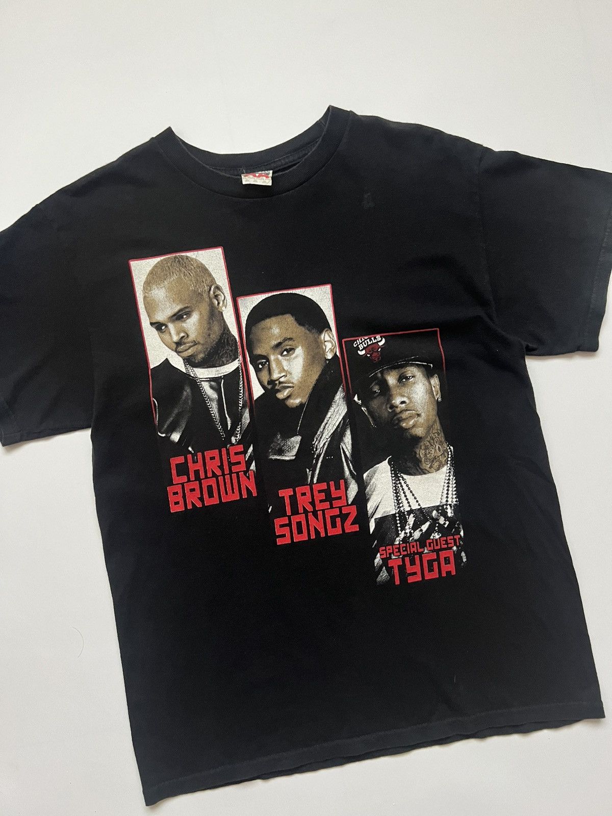 Band Tees Chris Brown & Trey Songz Between The Sheets Tour Size US M / EU 48-50 / 2 - 6 Thumbnail