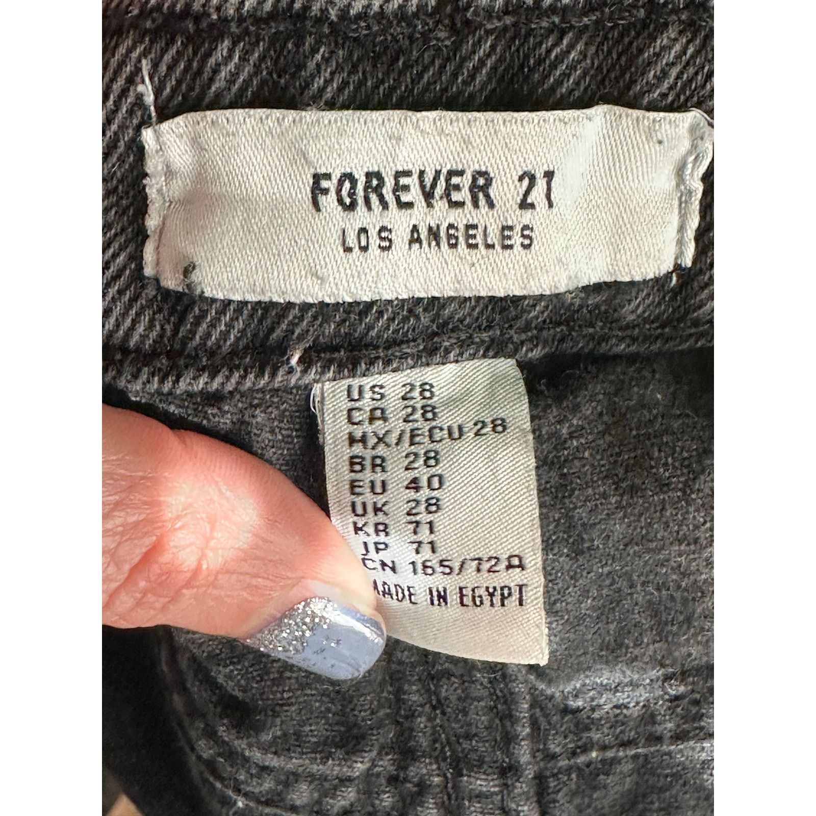 Forever 21 Forever 21 black fringe high rise jeans shorts size 28 Size 28" / US 6 / IT 42 - 2 Thumbnail