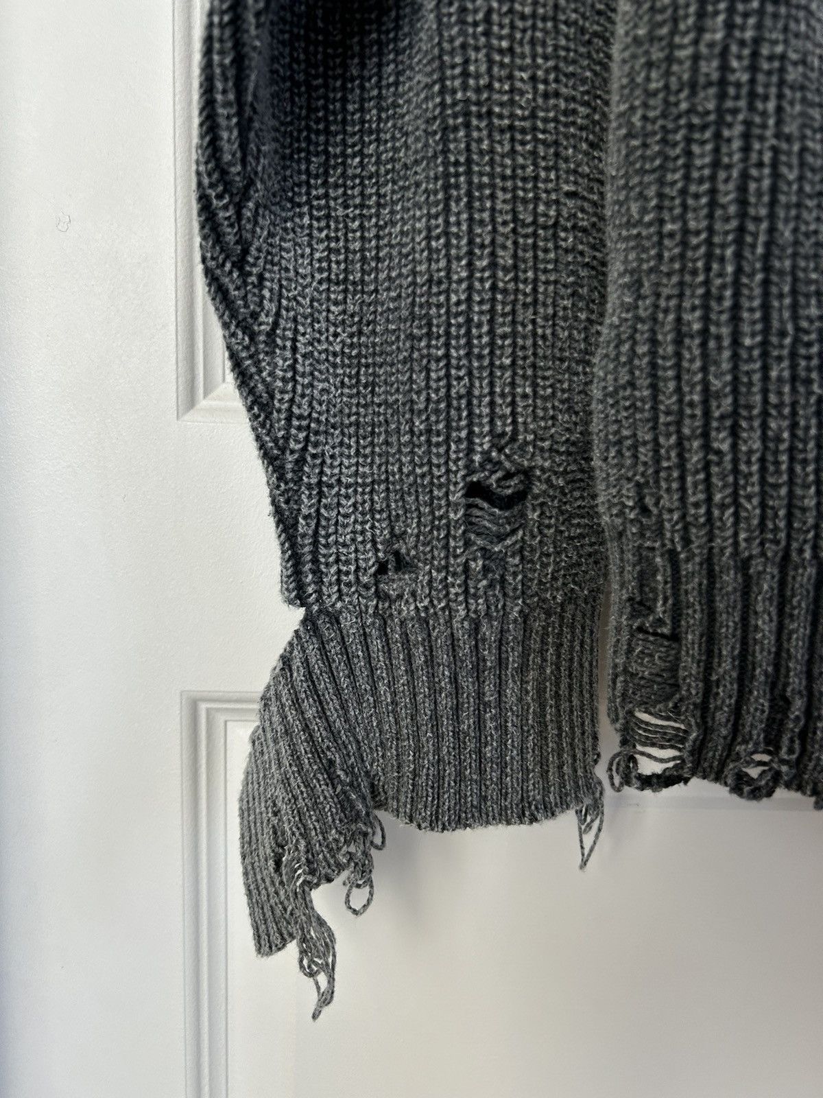 Maison MIHARA YASUHIRO Maison Mihara Yasuhiro grey distressed sweater Size US M / EU 48-50 / 2 - 5 Thumbnail