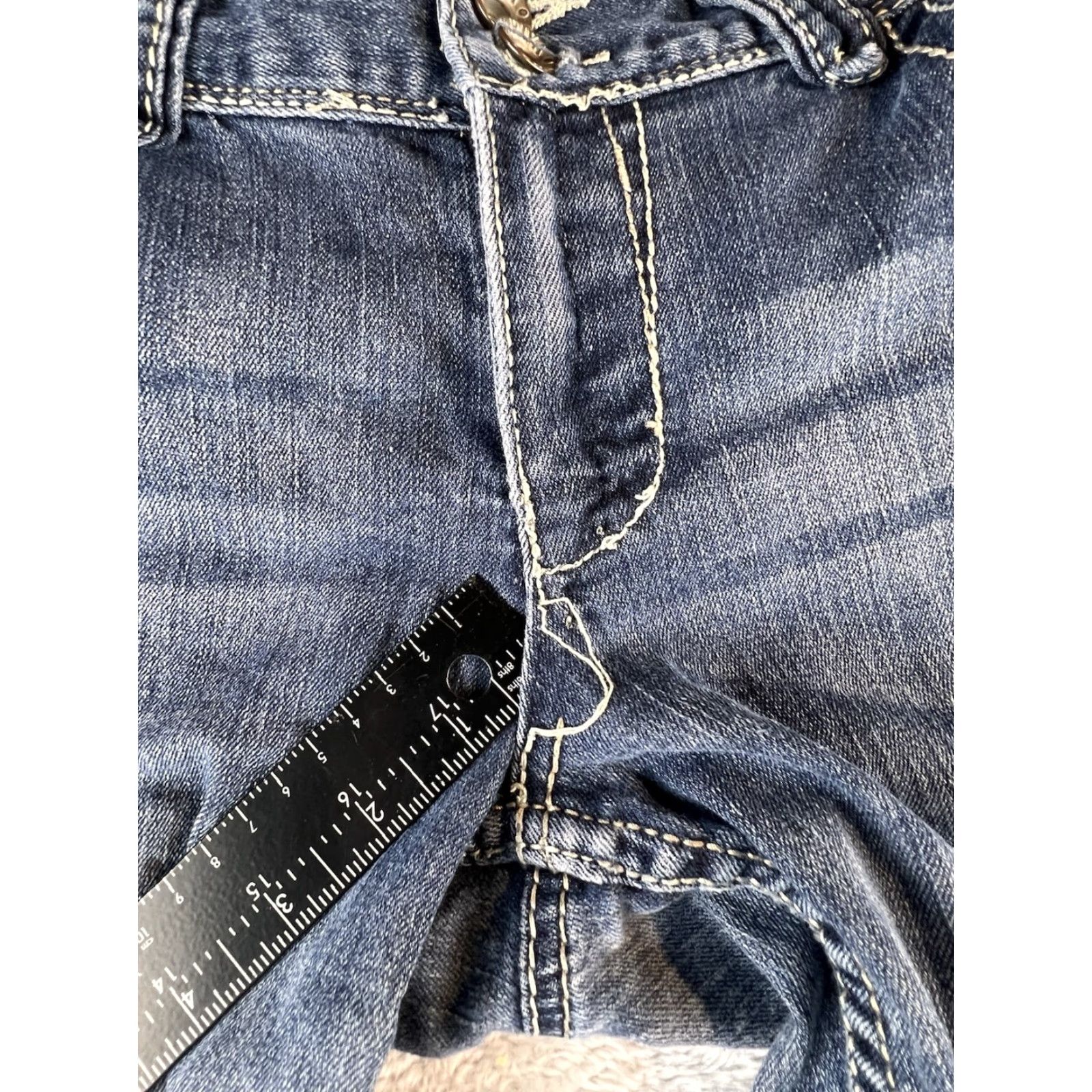 Vintage **Ariya Jeans Women's Curvy Low Rise 11/12 Regular Fit Blue Denim Jeans** User: **Ariya Jeans Women's Curvy Low Rise Blue Denim 11/12 Regular Fit** Size 32" / US 10 / IT 46 - 6 Thumbnail