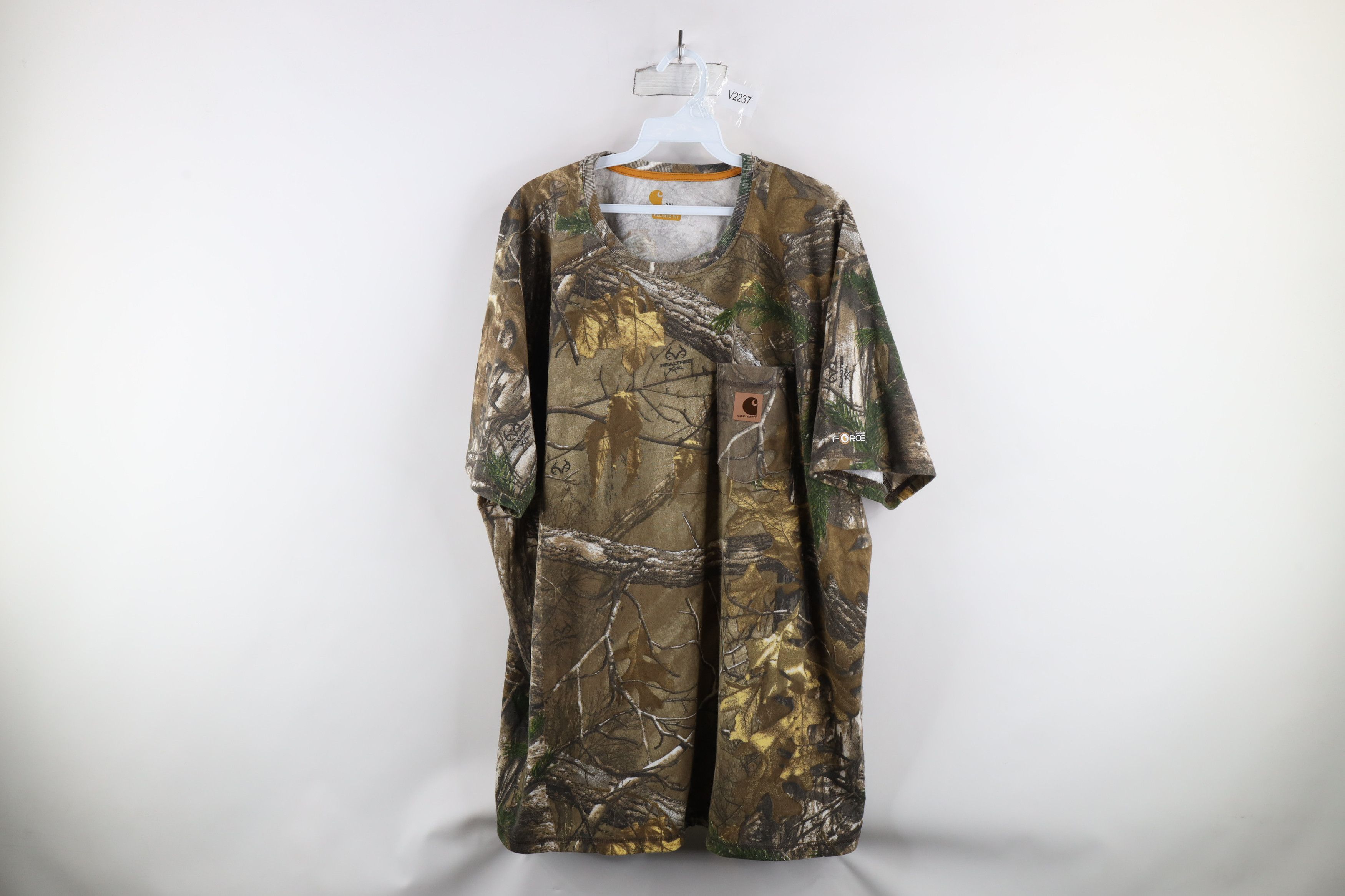 Carhartt × Vintage Vintage Carhartt Faded Spell Out Realtree Camouflage T-Shirt Size US XXL / EU 58 / 5 - 1 Thumbnail