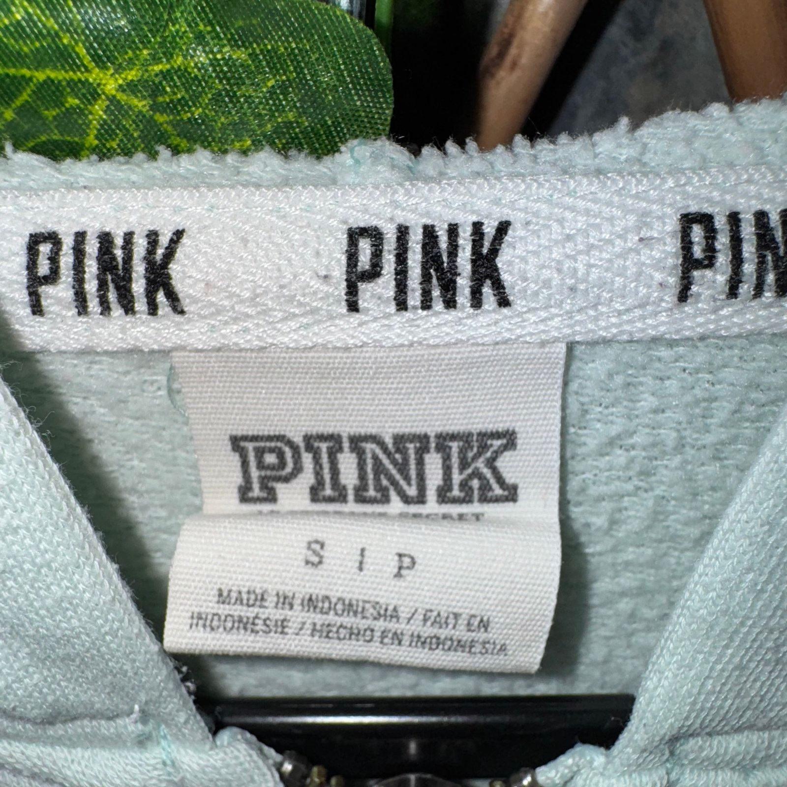 Pink Vintage Y2K pink women/femme Victoria’s Secret zip up hoodie Size S / US 4 / IT 40 - 3 Thumbnail