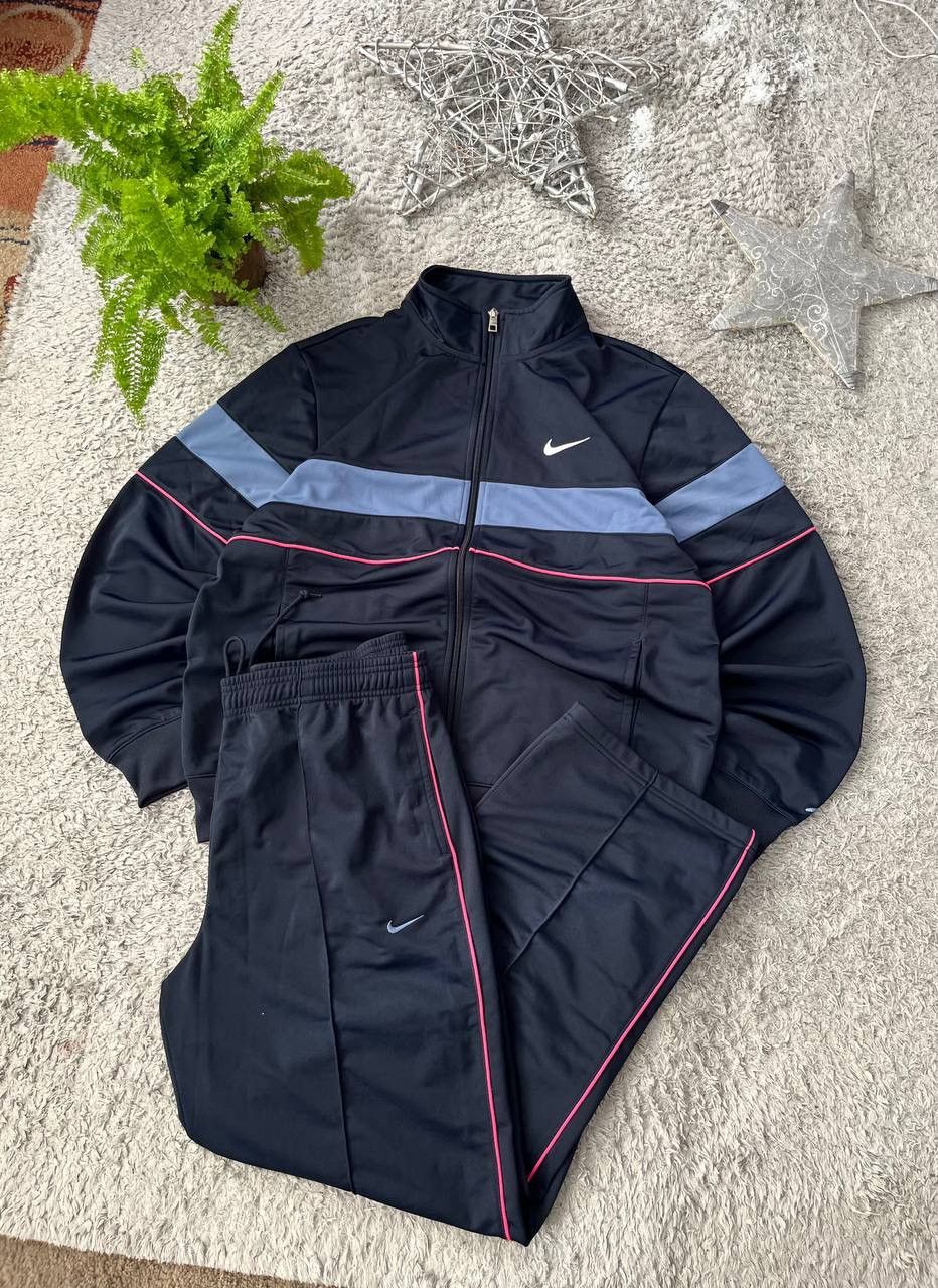 Nike Vintage Suit Streetwear Swoosh Logo 00s Rare