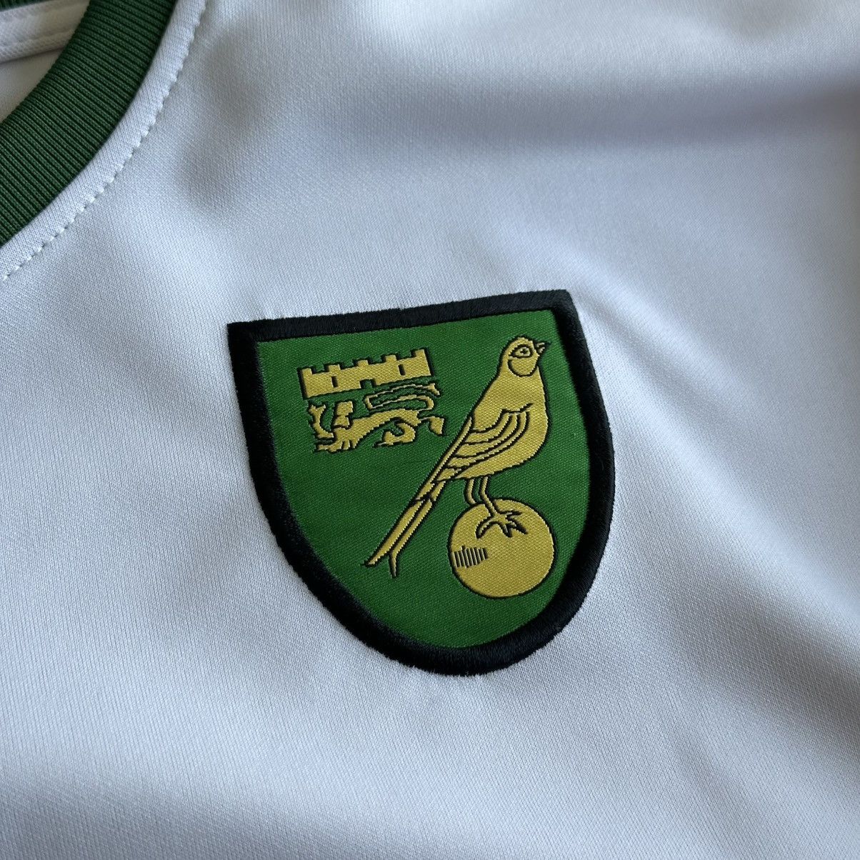 Vintage Vintage Norwich City 2006/08 Soccer Jersey Football Shirt Size US XL / EU 56 / 4 - 3 Thumbnail
