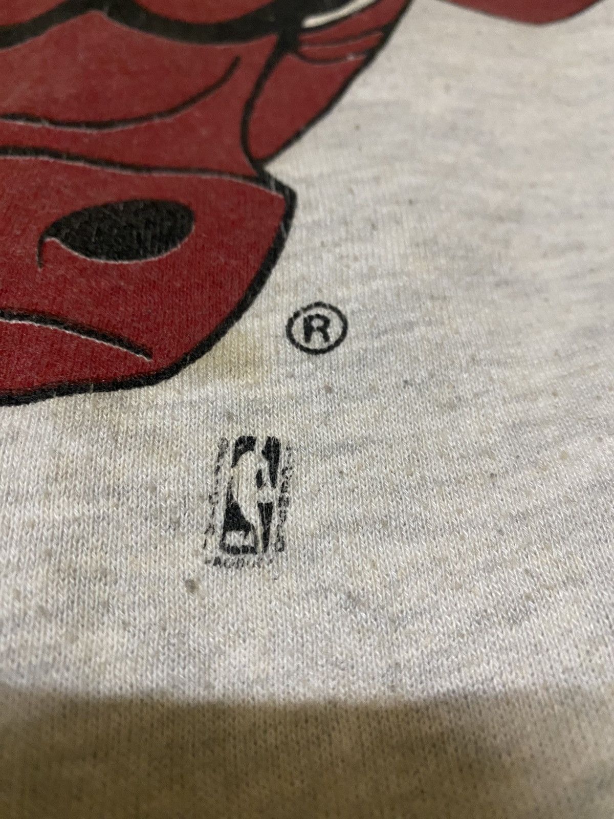 Salem Sportswear Vintage 90s Chicago Bull Spellout Big Logo Hoodie Sweater Size US M / EU 48-50 / 2 - 4 Thumbnail