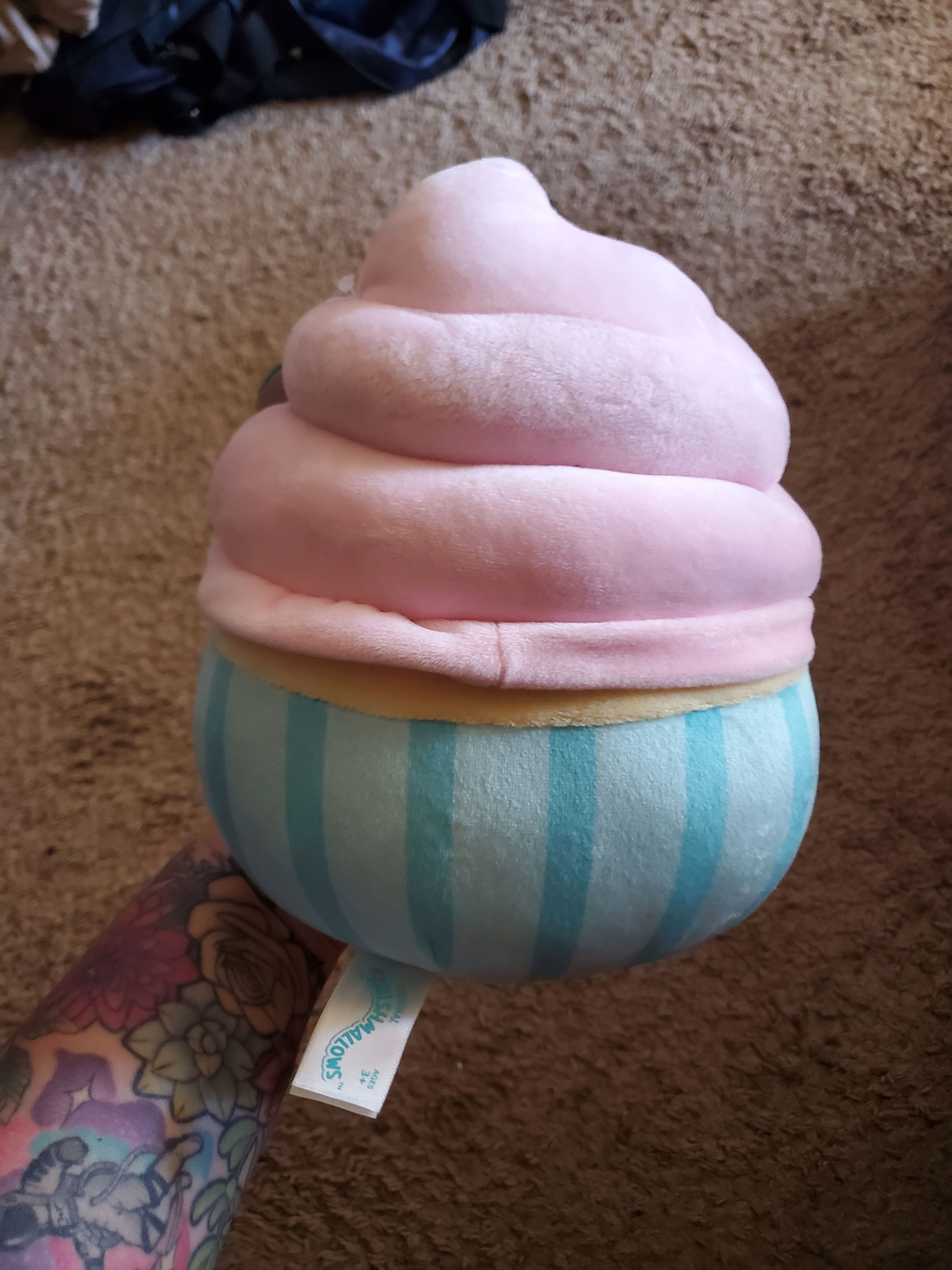 Other *NWT* Squishmallow 8" Cupcake Size ONE SIZE - 3 Thumbnail