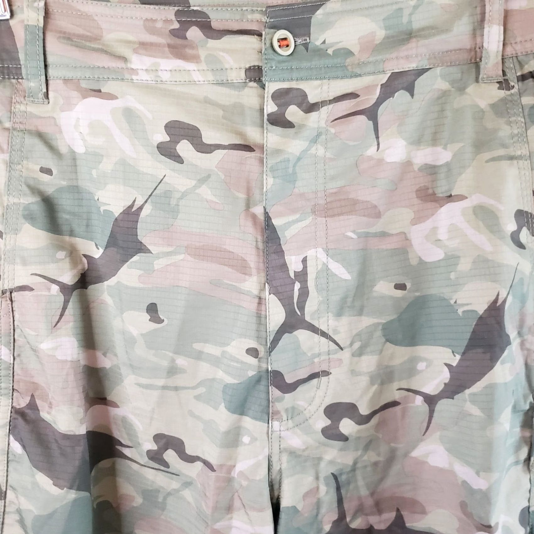 Vintage AFTCO Mens Cargo Shorts Size 42x10 Fish Pattern Camo Performance Stretch Casual Travel Size US 42 / EU 58 - 3 Thumbnail