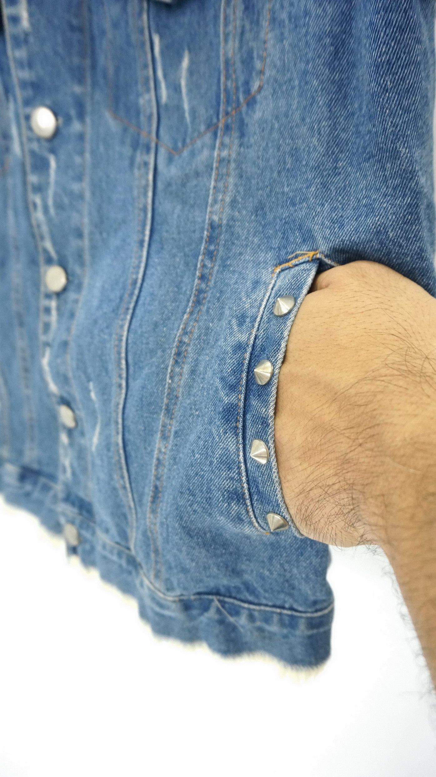 Japanese Brand Vintage Japanese Distressed Studded Sleveless Denim Jacket Size US S / EU 44-46 / 1 - 7 Thumbnail