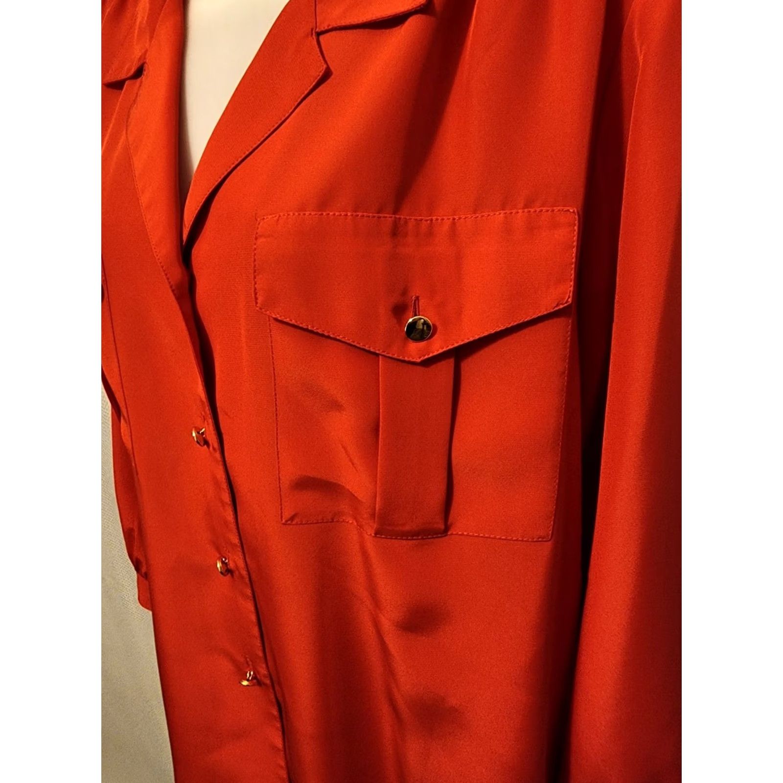 Vintage Vintage Womens Large Red Silk Blend Blouse Gold Buttons Button Down Office Sz Size L / US 10 / IT 46 - 3 Thumbnail