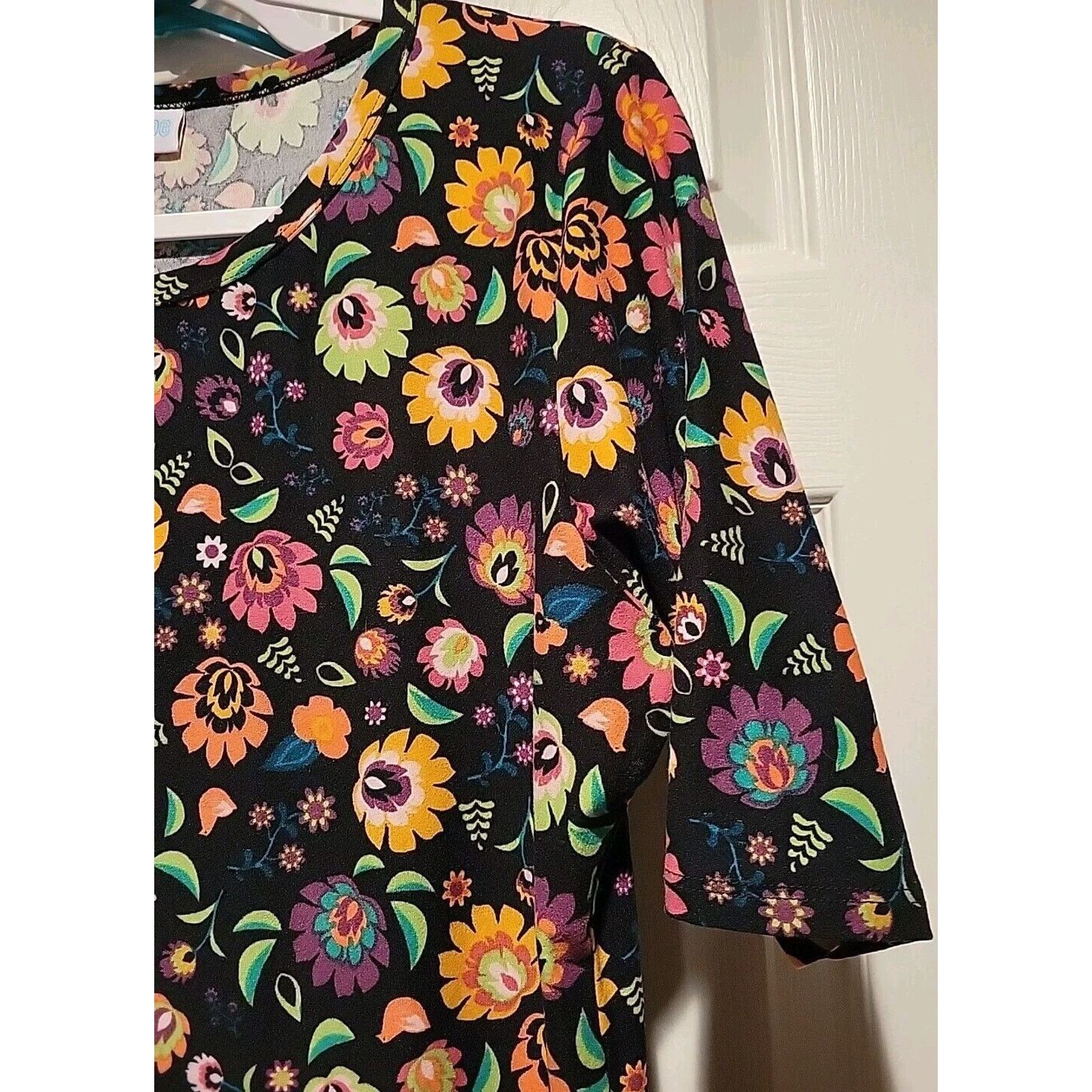 Other LuLaRoe Julia Medium Bodycon Floral Butter Soft Black Print Size M / US 6-8 / IT 42-44 - 5 Thumbnail