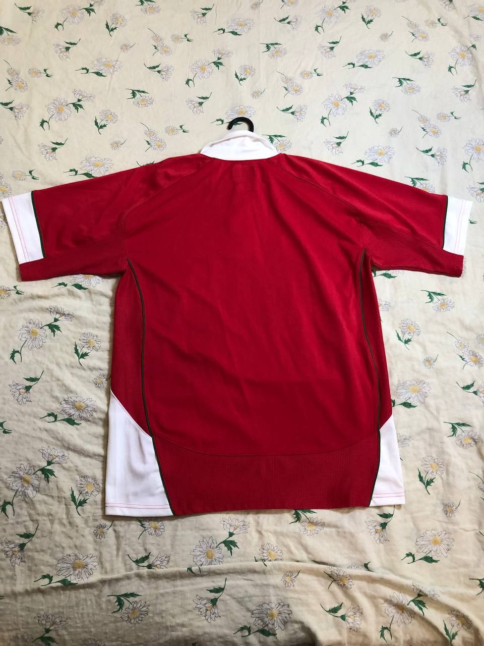 Under Armour UNDER ARMOUR MEN'S RUGBY UNION WALES 2008/2009 HOME SHIRT Size US L / EU 52-54 / 3 - 10 Thumbnail
