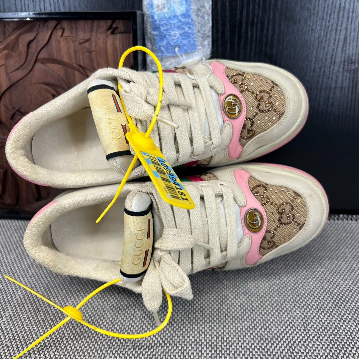 Gucci Gucci Women's Rhyton Distressed Pink Diamond Sneakers Size US 5 / IT 35 - 6 Thumbnail