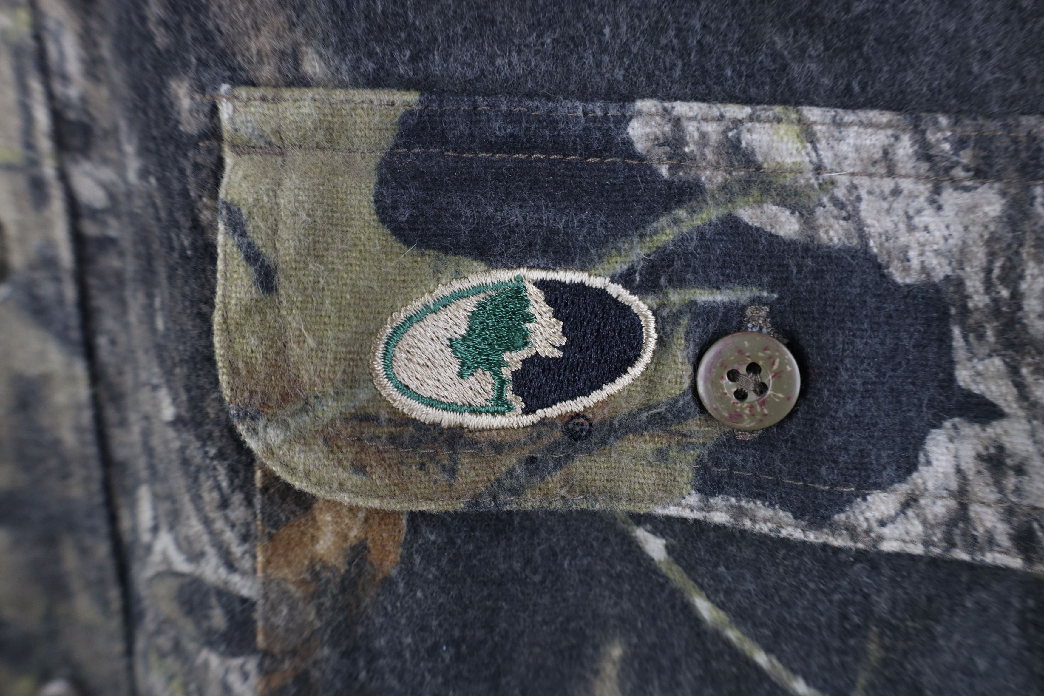 Vintage Vintage Mossy Oak Camouflage Chamois Cloth Button Shirt Size US XL / EU 56 / 4 - 4 Thumbnail