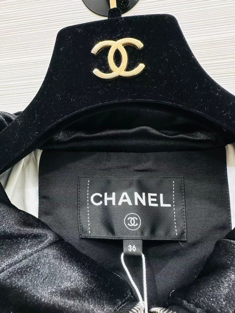 Chanel Chanel Pearly shiny coat down jacket Size XS / US 0-2 / IT 36-38 - 3 Thumbnail