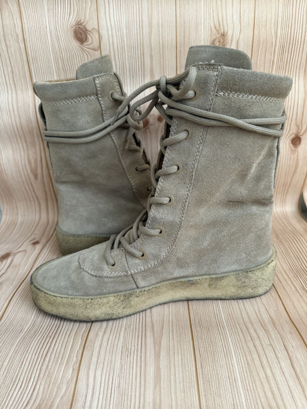 Yeezy Crepe suede boots Size US 10 / EU 43 - 12 Thumbnail