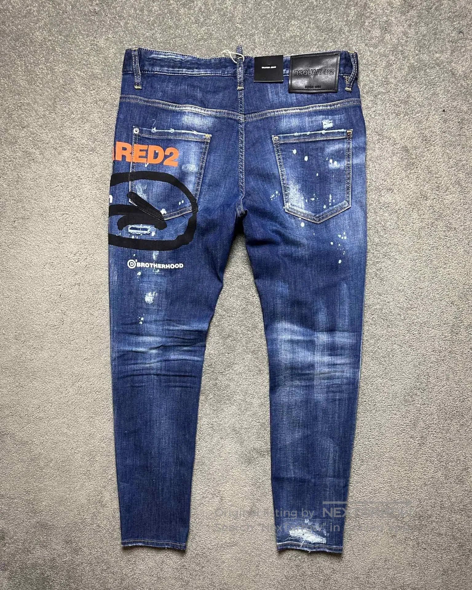 Dsquared2 Dsquared2 Skater Denim Jeans Graffiti Print. Size US 44 / EU 60 - 2 Thumbnail