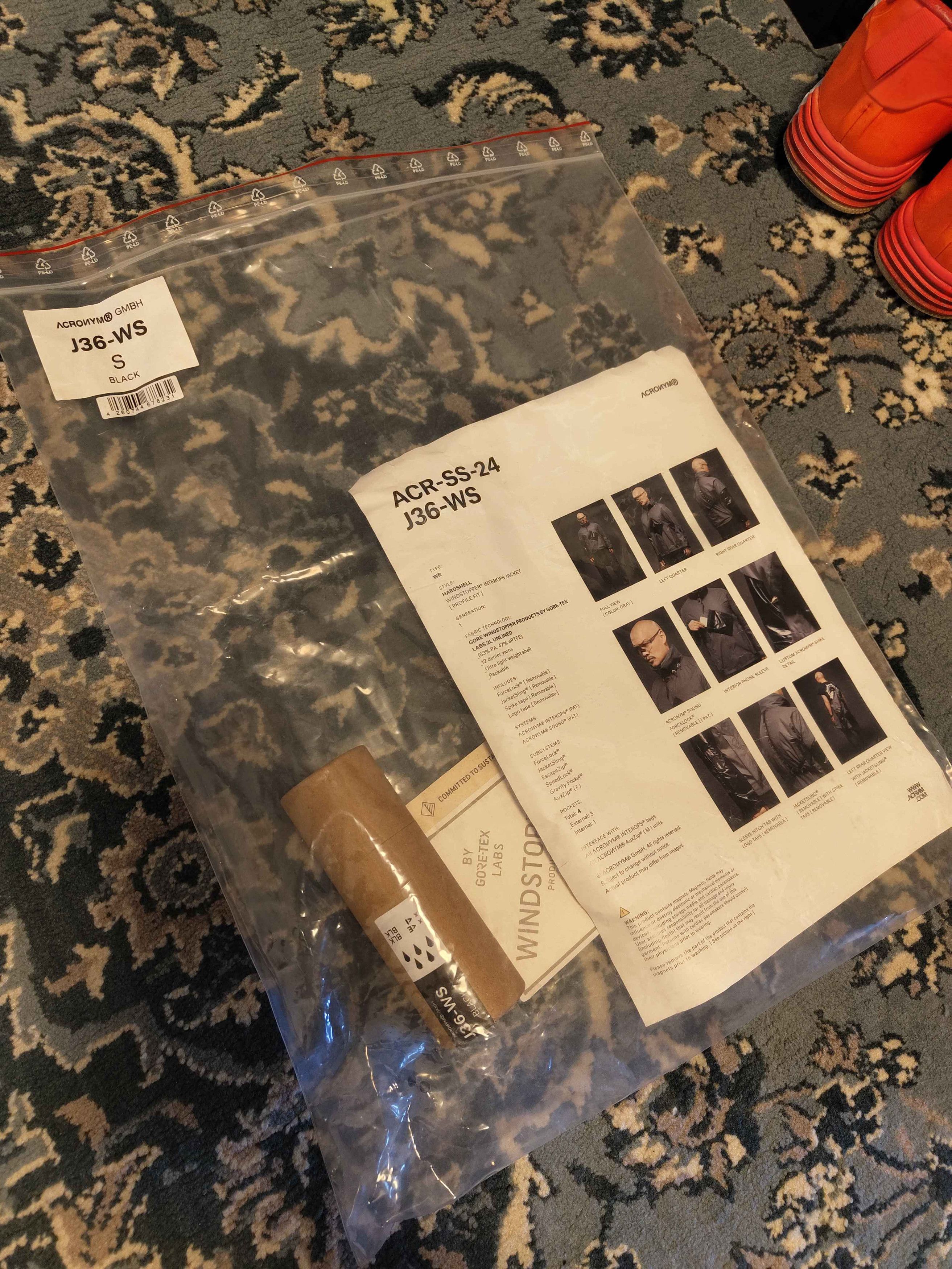 Acronym J36 WS Size US S / EU 44-46 / 1 - 3 Thumbnail