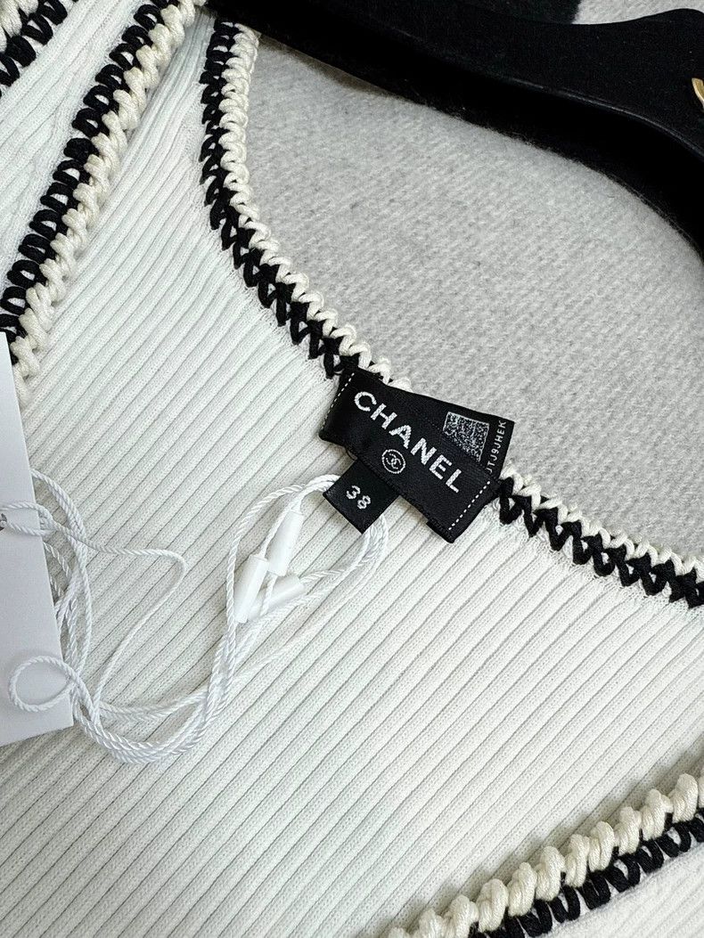 Chanel Chanel 22C early spring show white and black rolled-edged Size XS / US 0-2 / IT 36-38 - 3 Thumbnail