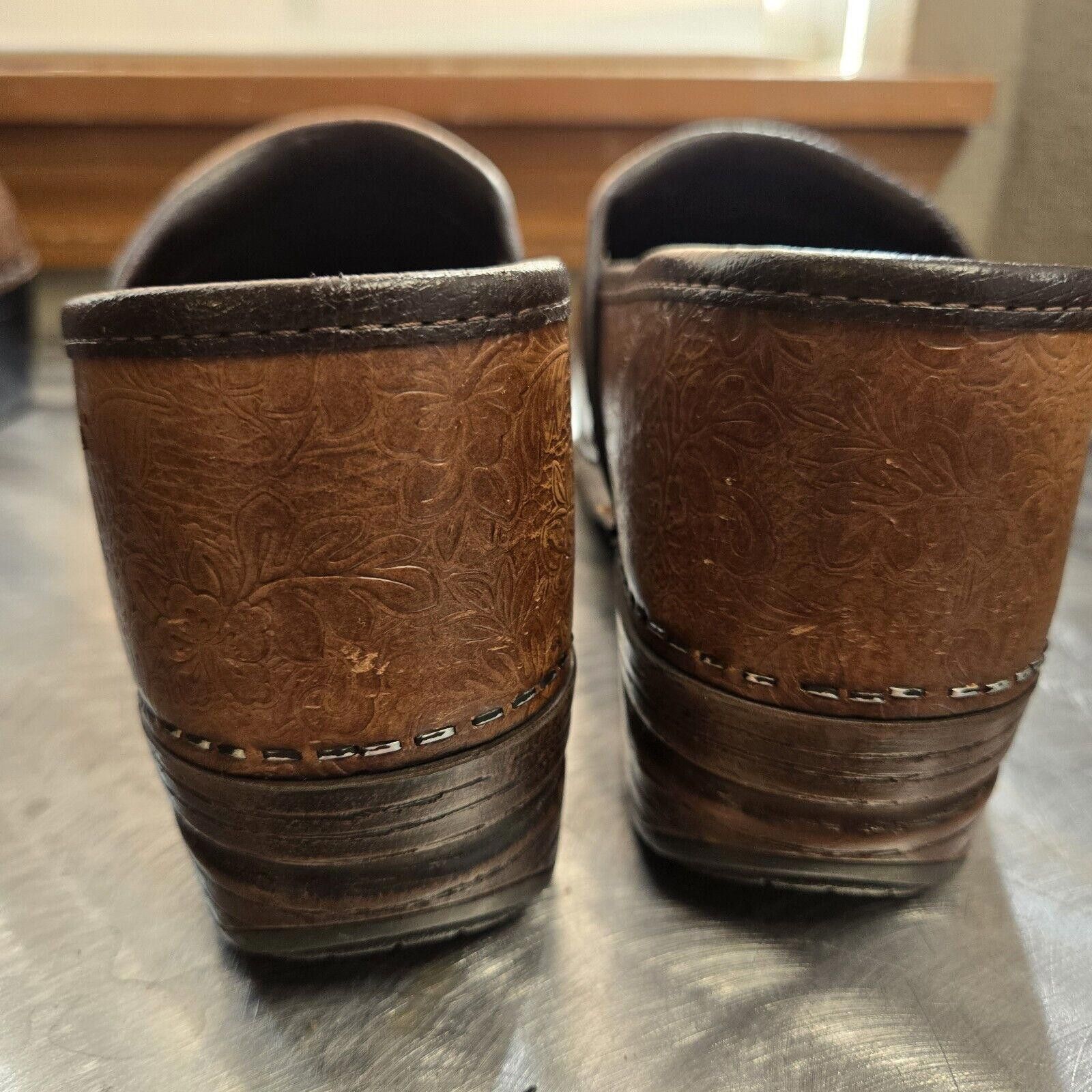 Designer DANSKO Caramel Stamped Leather Clog Shoes S 5.5 EUR 36 DS1 Size US 5.5 / IT 35.5 - 9 Thumbnail