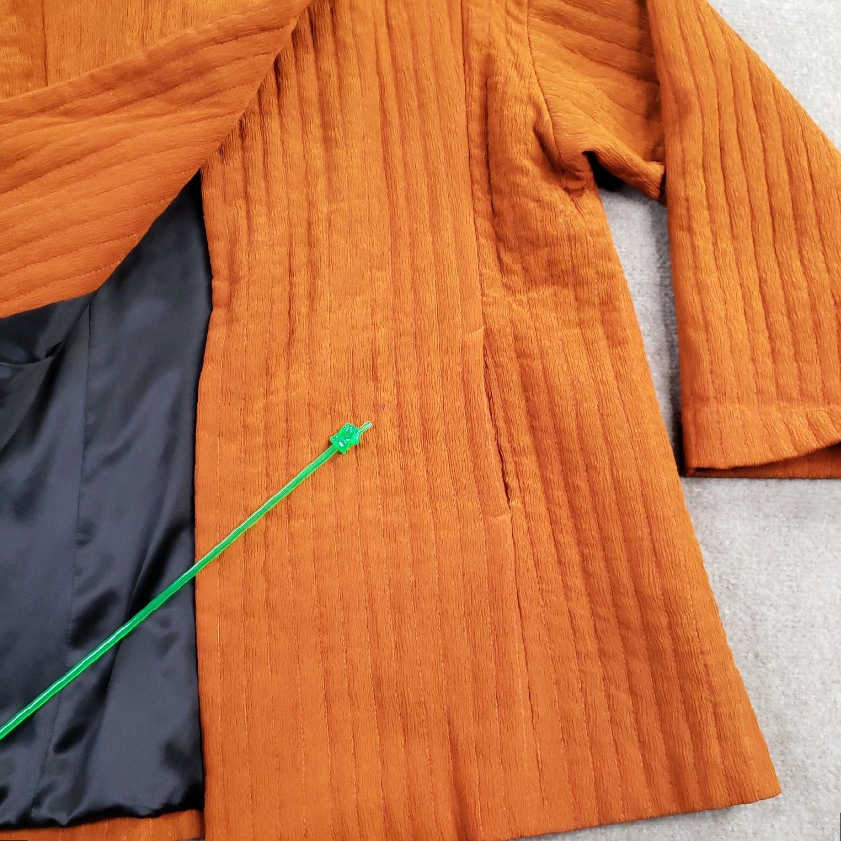 Vintage KISS OF THE WOLF Jacket Coat Womens XS Orange Quilted Lined Pockets Button Collared Mid-Length Size XS / US 0-2 / IT 36-38 - 7 Thumbnail