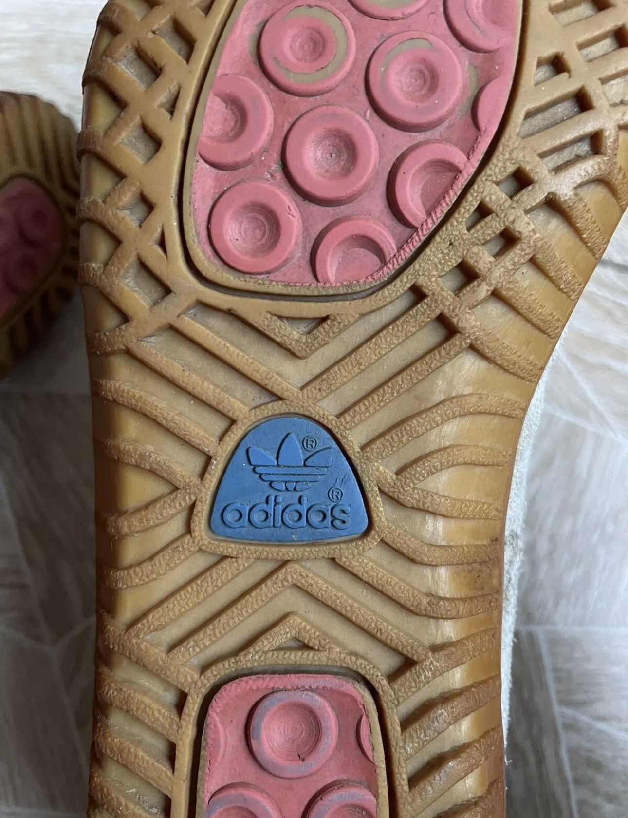 Adidas Adidas Indoor Super Size US 7 / EU 40 - 8 Thumbnail