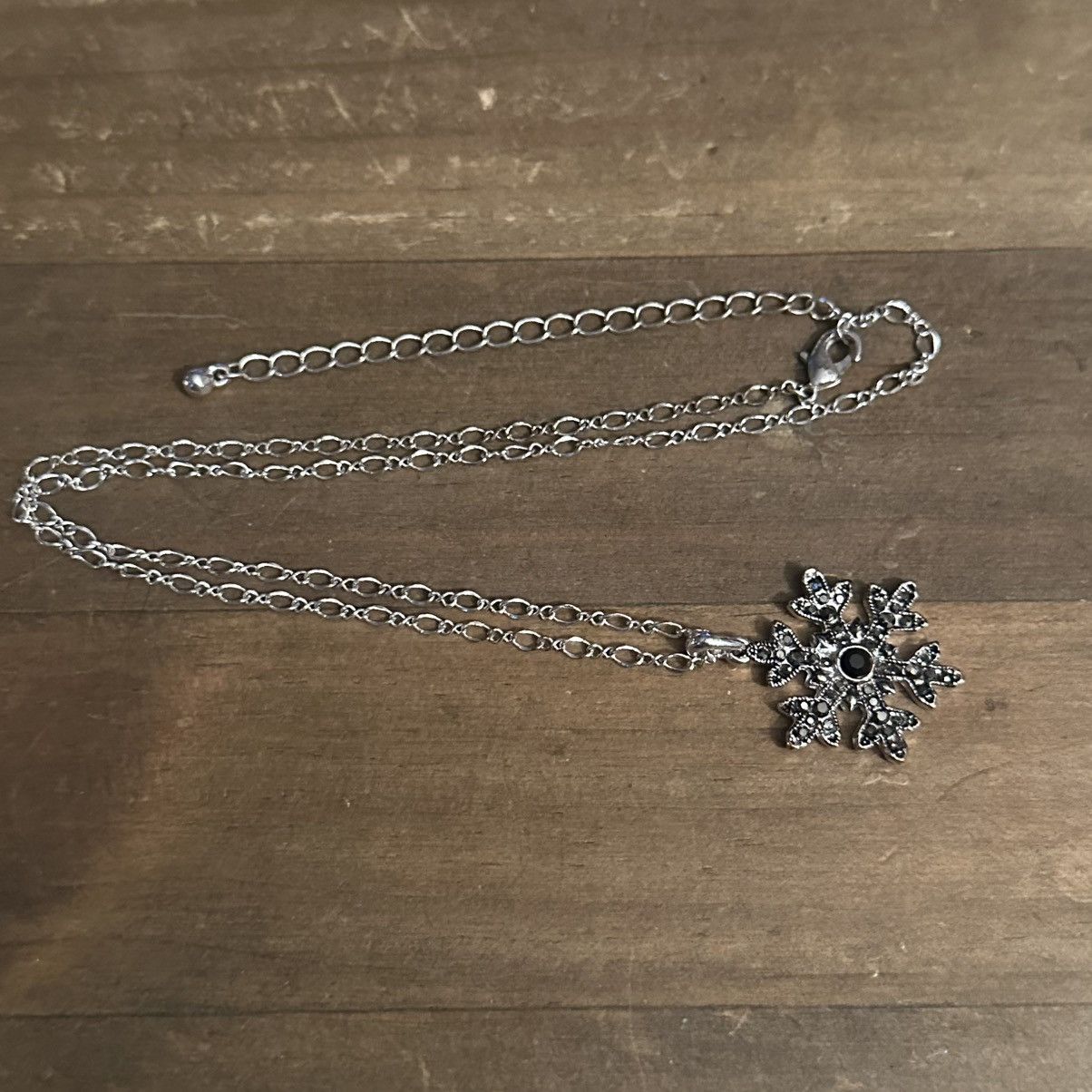 Other Silver tone marcasite snowflake pendant necklace Size ONE SIZE - 2 Thumbnail