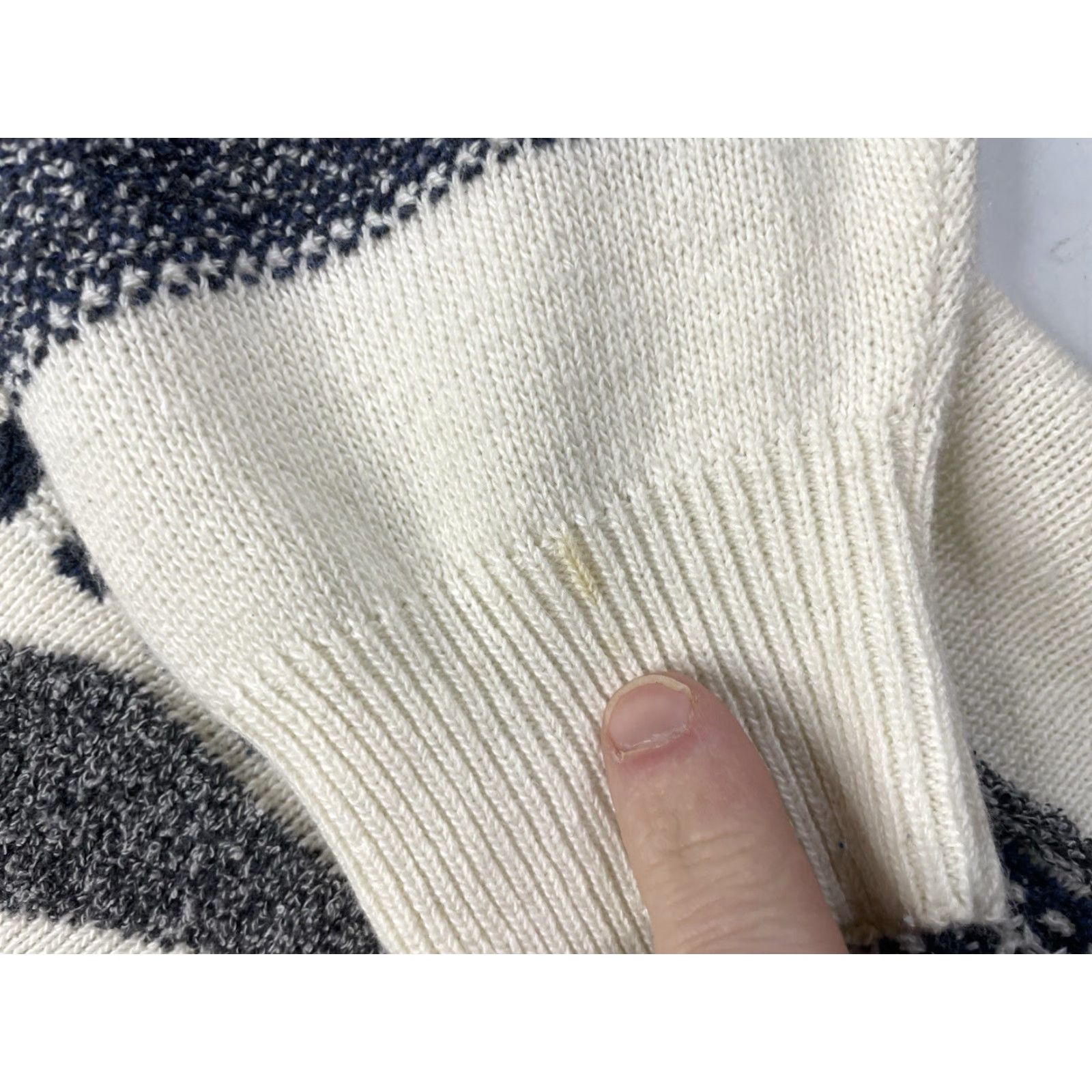 Vintage VINTAGE Mac Hugh Textured 3D Knit Sweater Pullover Mens Large Acrylic Cotton White Pullover Classic University Men Size US L / EU 52-54 / 3 - 3 Thumbnail